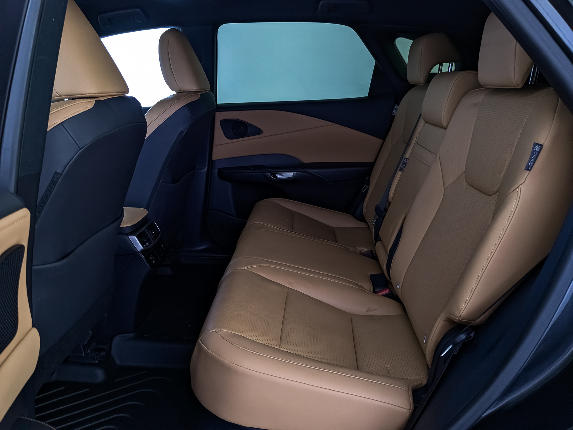 LEXUS RX 2.40 (249 л.с), автомат, 2023, пробег 59 058 км