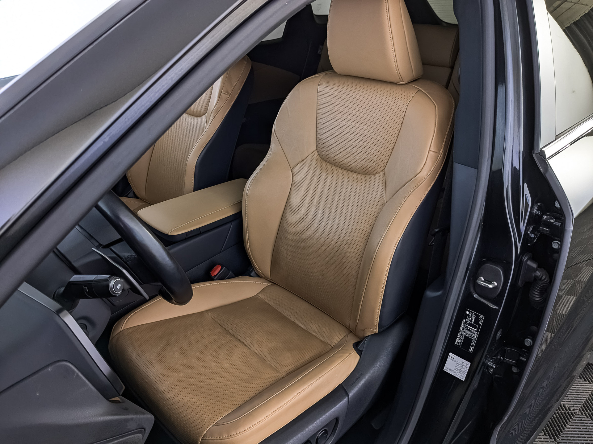 LEXUS RX 2.40 (249 л.с), автомат, 2023, пробег 59 058 км