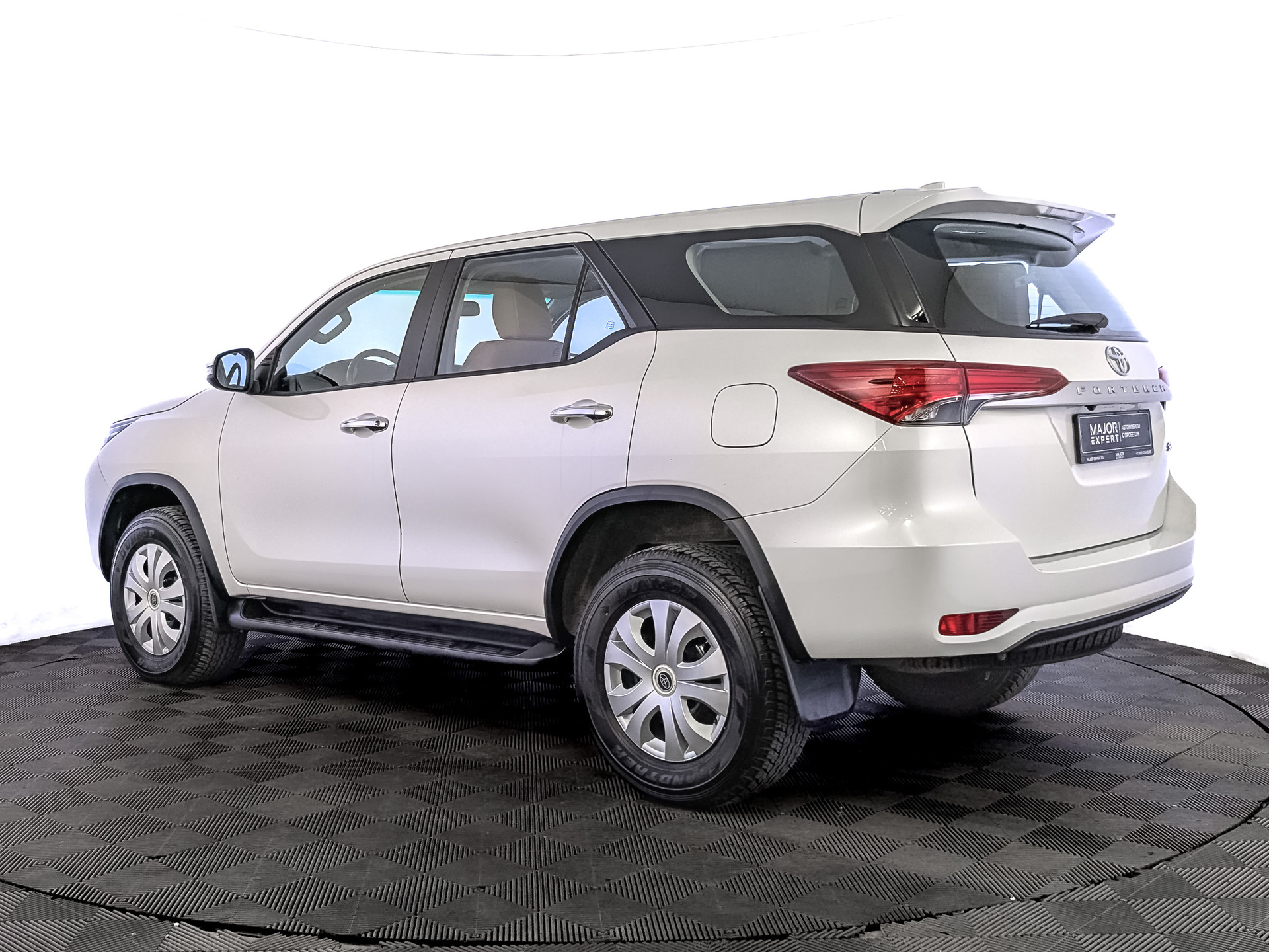 TOYOTA Fortuner 2.70 (166 л.с), автомат, 2022, пробег 23 477 км