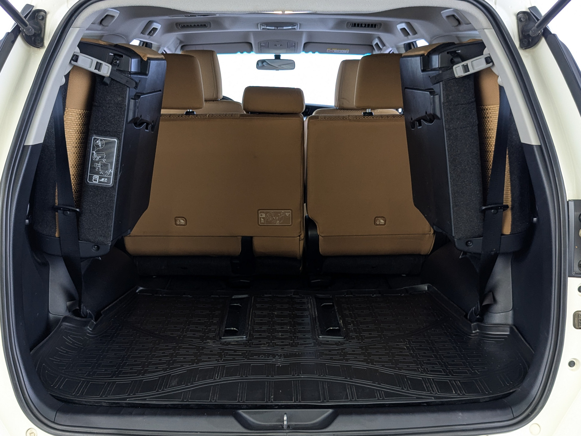 TOYOTA Fortuner 2.70 (166 л.с), автомат, 2022, пробег 23 477 км