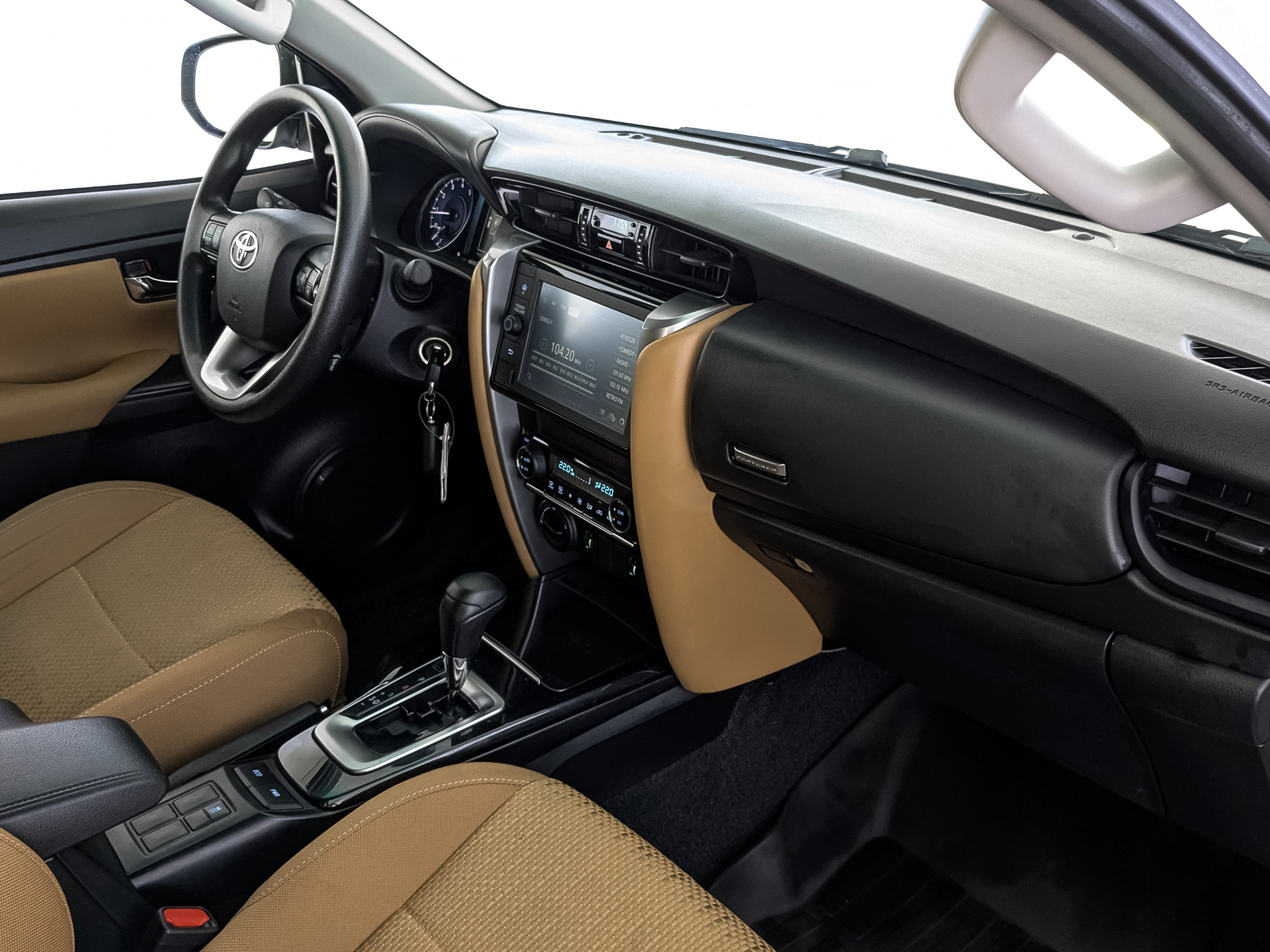 TOYOTA Fortuner 2.70 (166 л.с), автомат, 2022, пробег 23 477 км