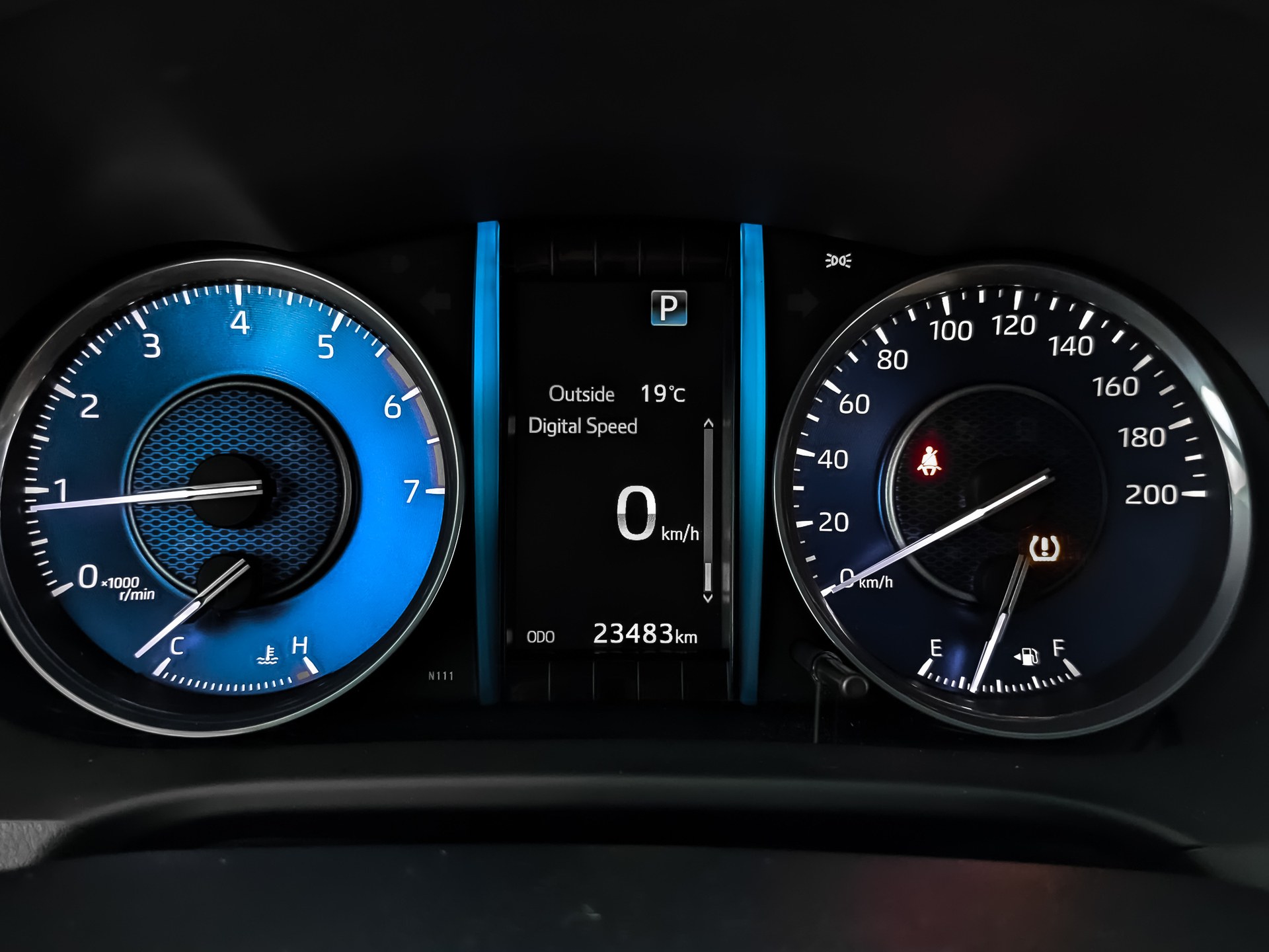 TOYOTA Fortuner 2.70 (166 л.с), автомат, 2022, пробег 23 477 км