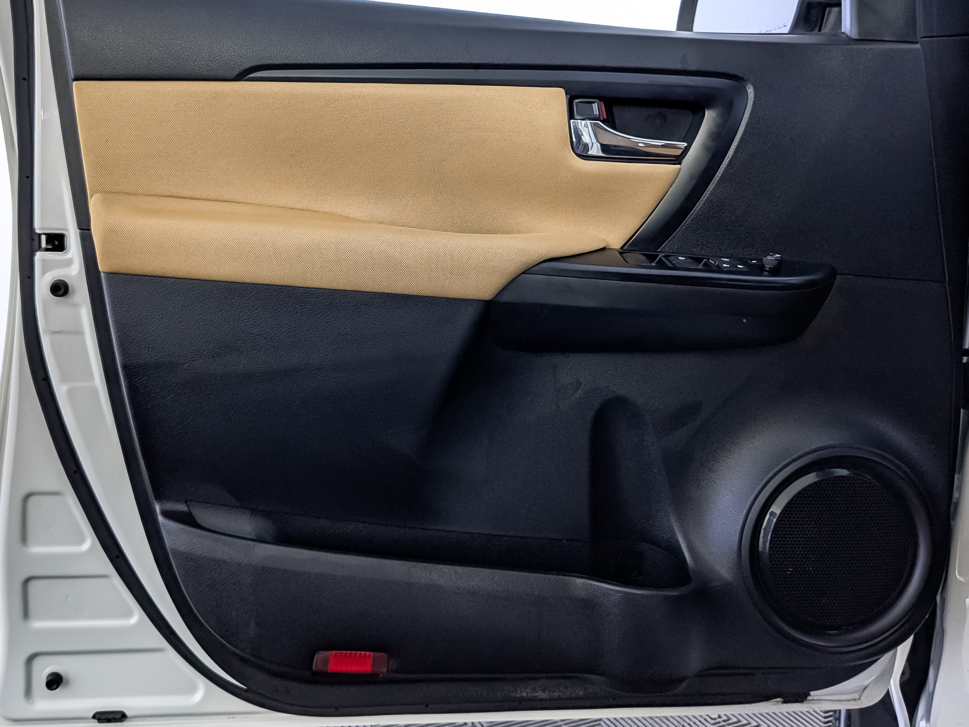 TOYOTA Fortuner 2.70 (166 л.с), автомат, 2022, пробег 23 477 км