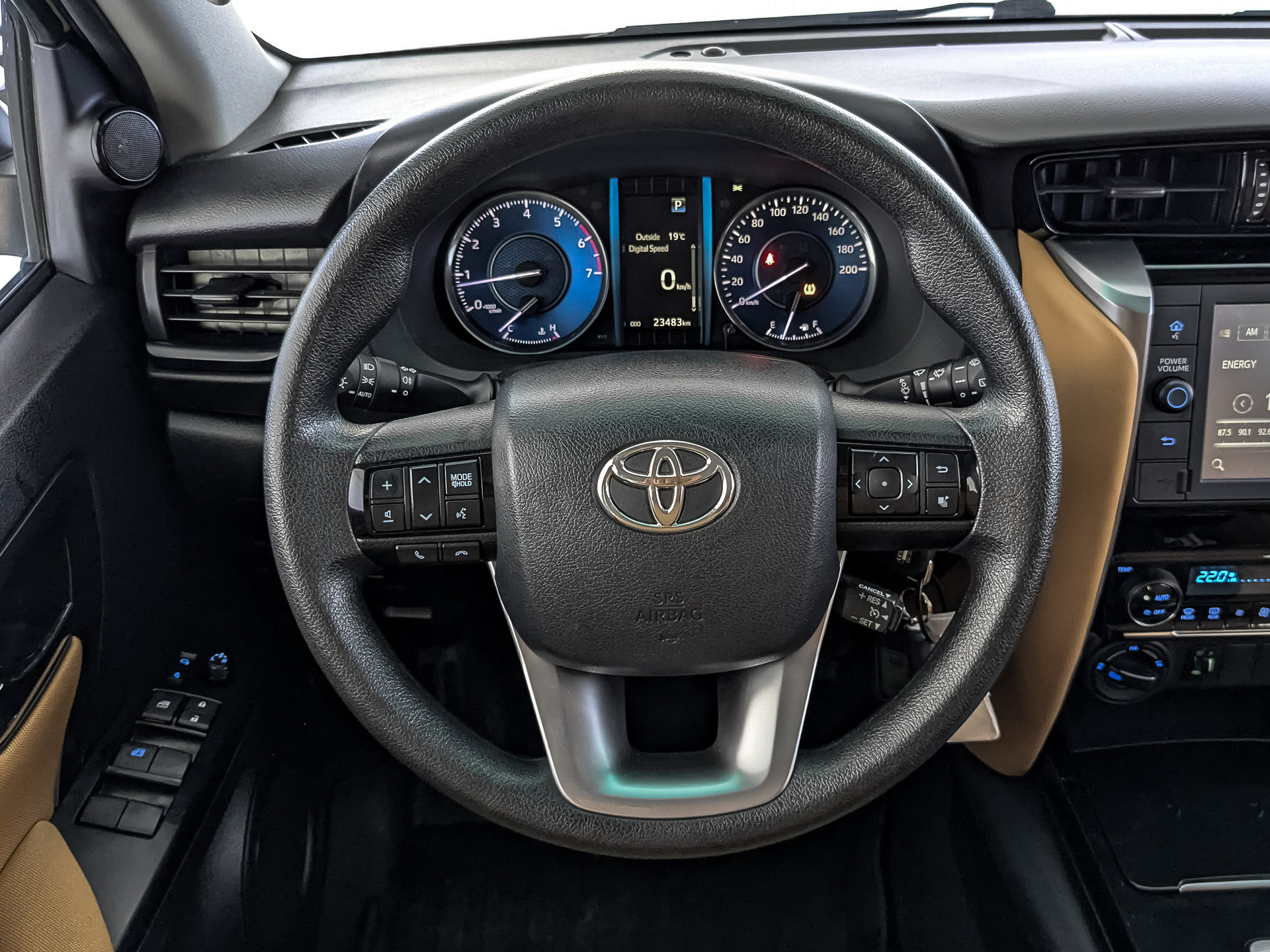 TOYOTA Fortuner 2.70 (166 л.с), автомат, 2022, пробег 23 477 км