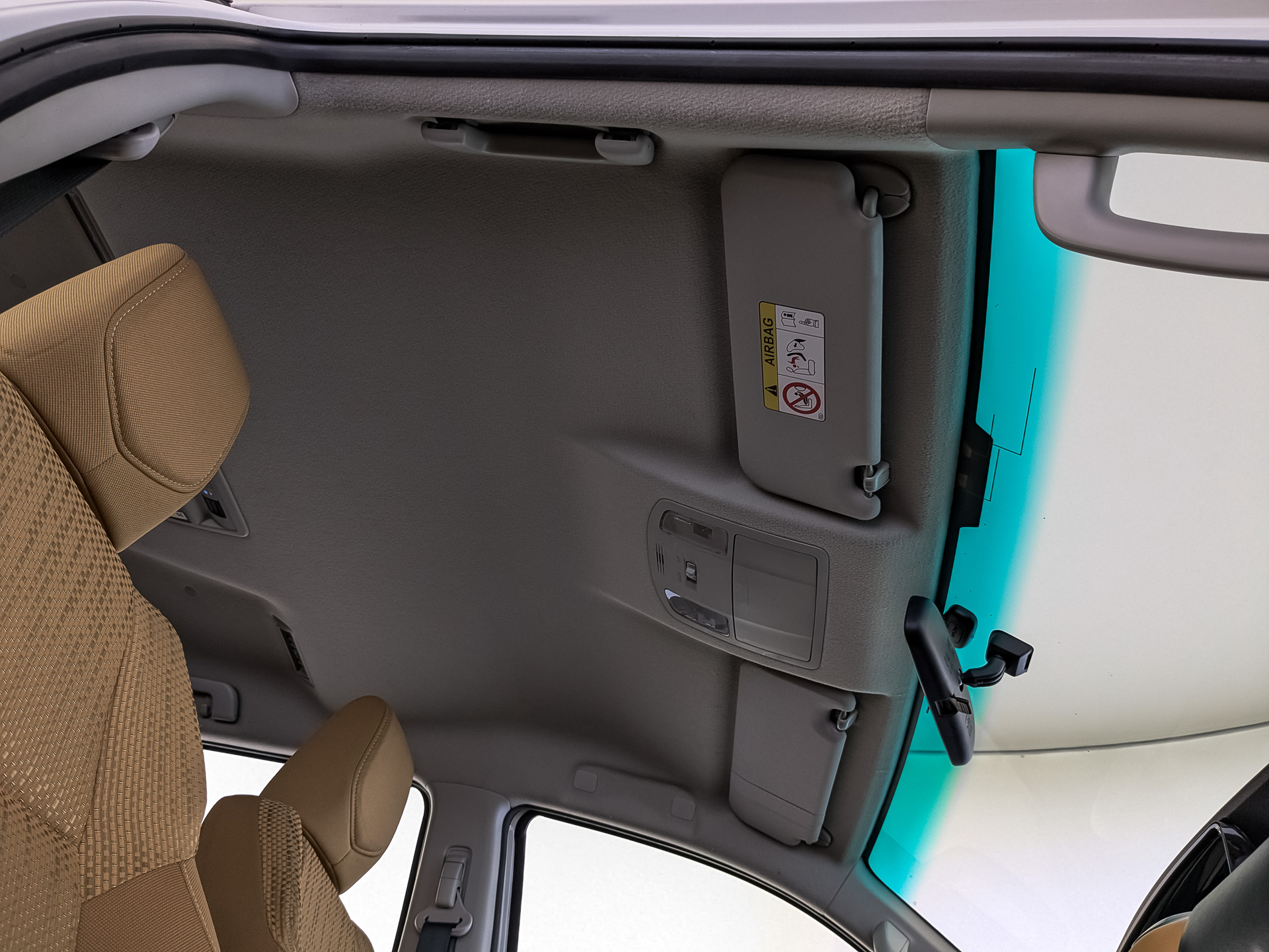 TOYOTA Fortuner 2.70 (166 л.с), автомат, 2022, пробег 23 477 км