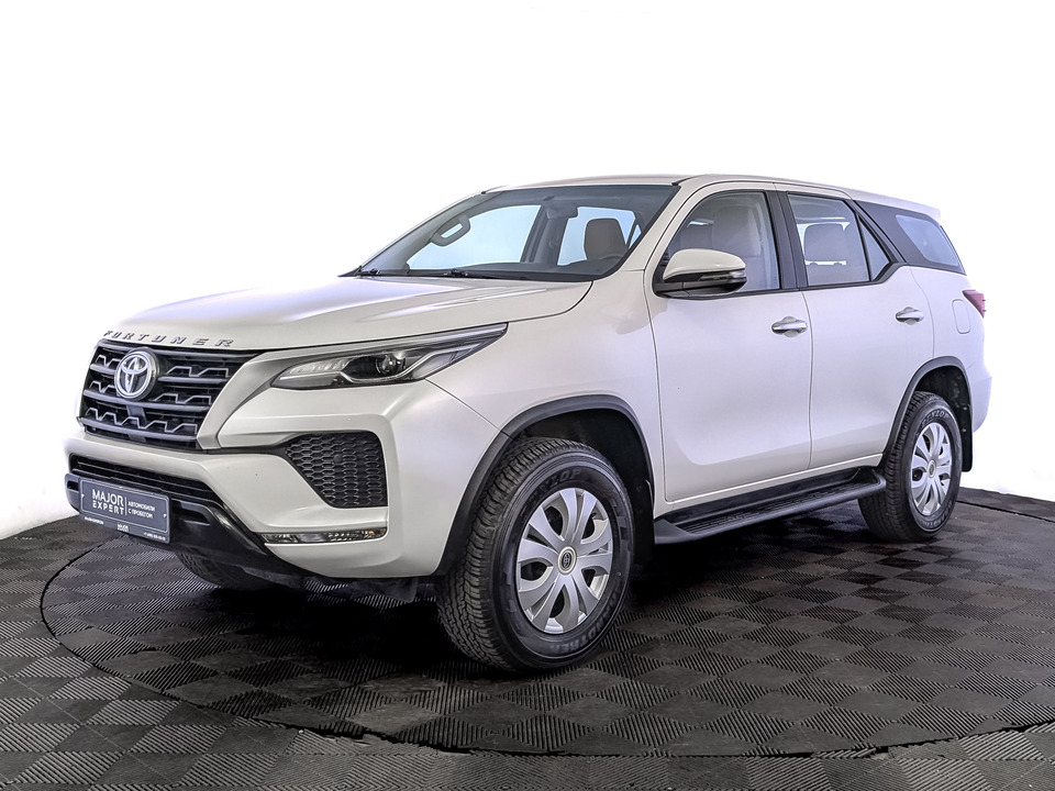 Toyota Fortuner II