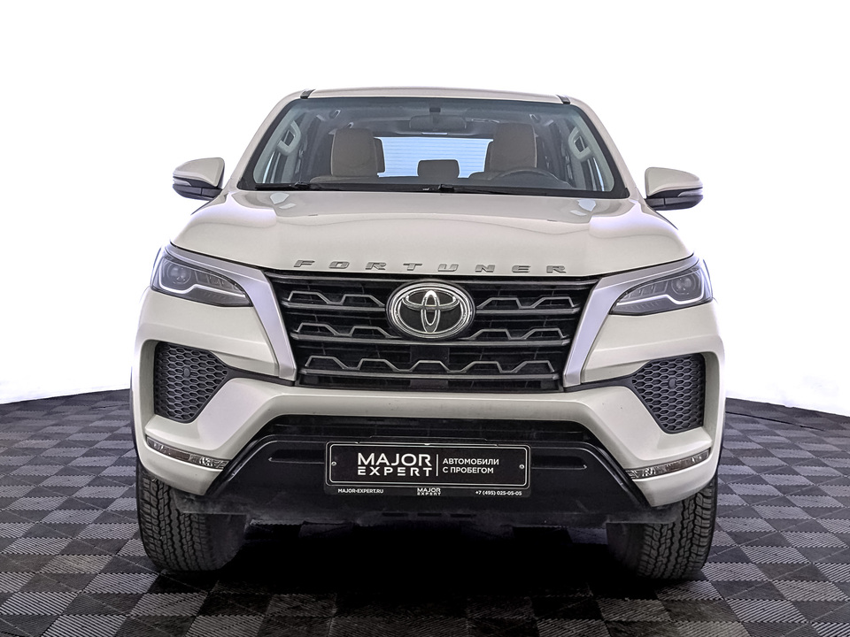 Toyota Fortuner II