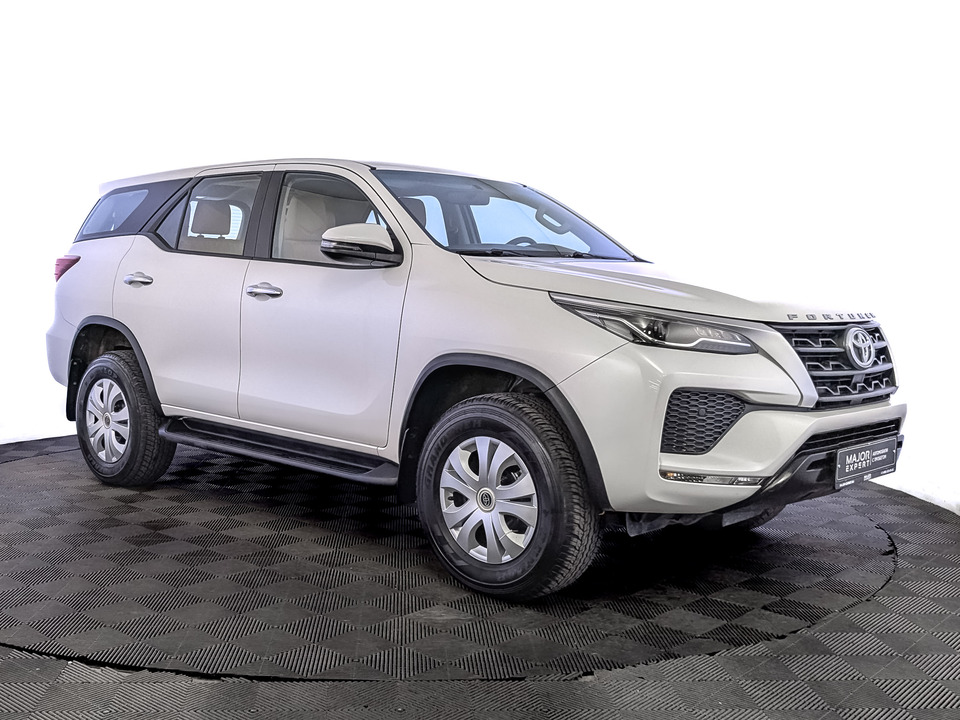 Toyota Fortuner II