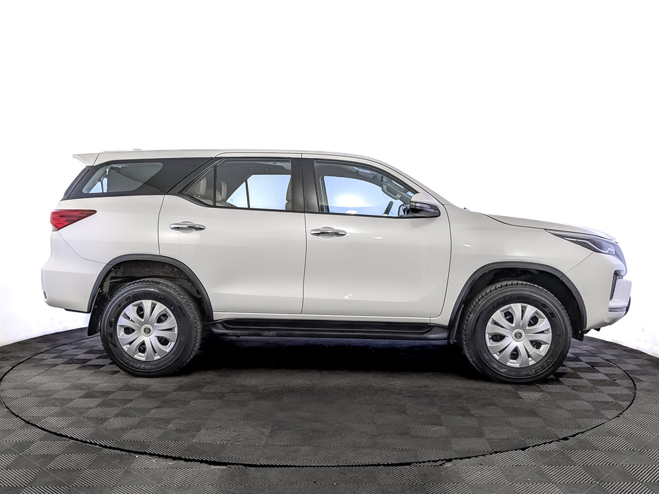 Toyota Fortuner II