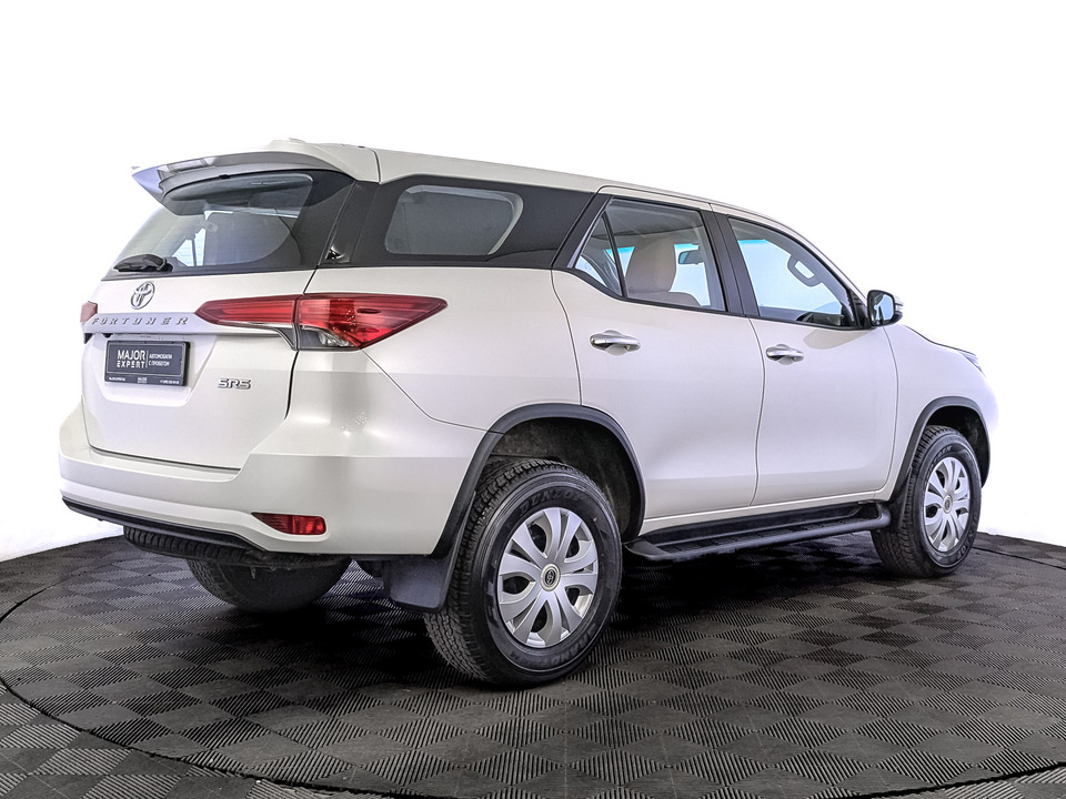 Toyota Fortuner II