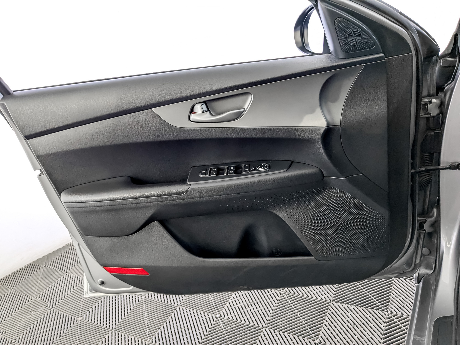 KIA Cerato 2.00 (150 л.с), автомат, 2018, пробег 180 204 км