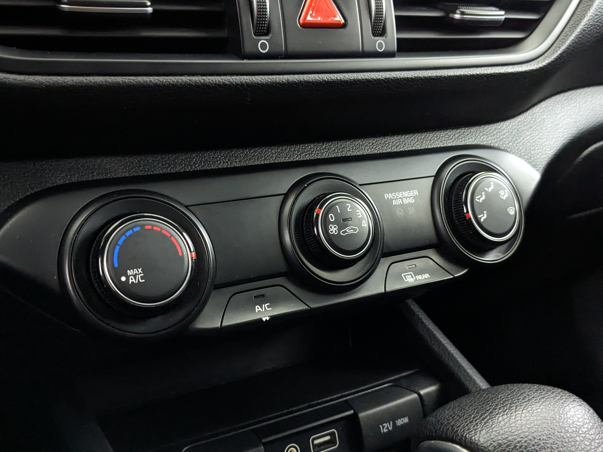 KIA Cerato 2.00 (150 л.с), автомат, 2018, пробег 180 204 км