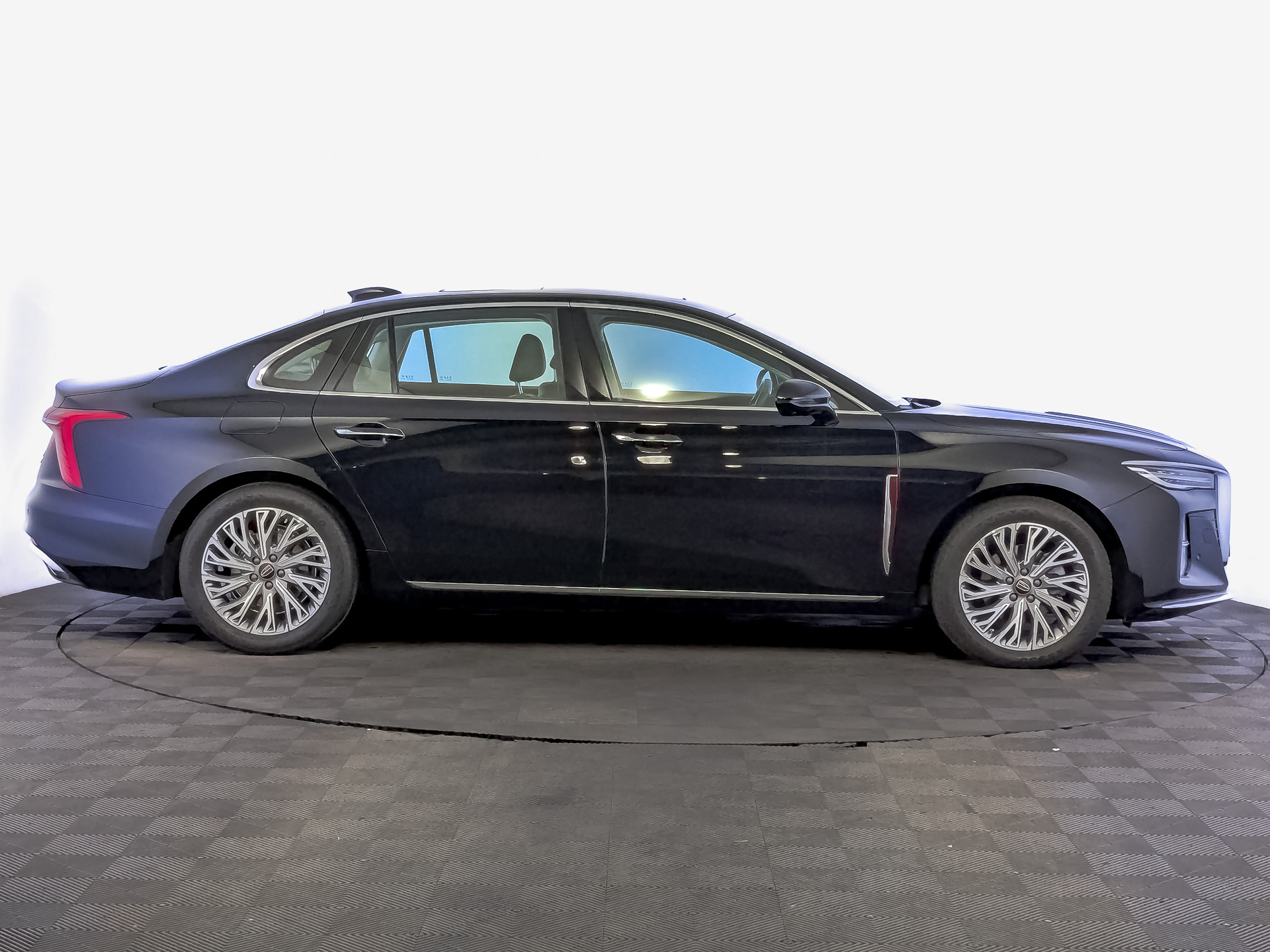 HONGQI H5 II 2.00 (218 л.с), автомат, 2024, пробег 17 728 км