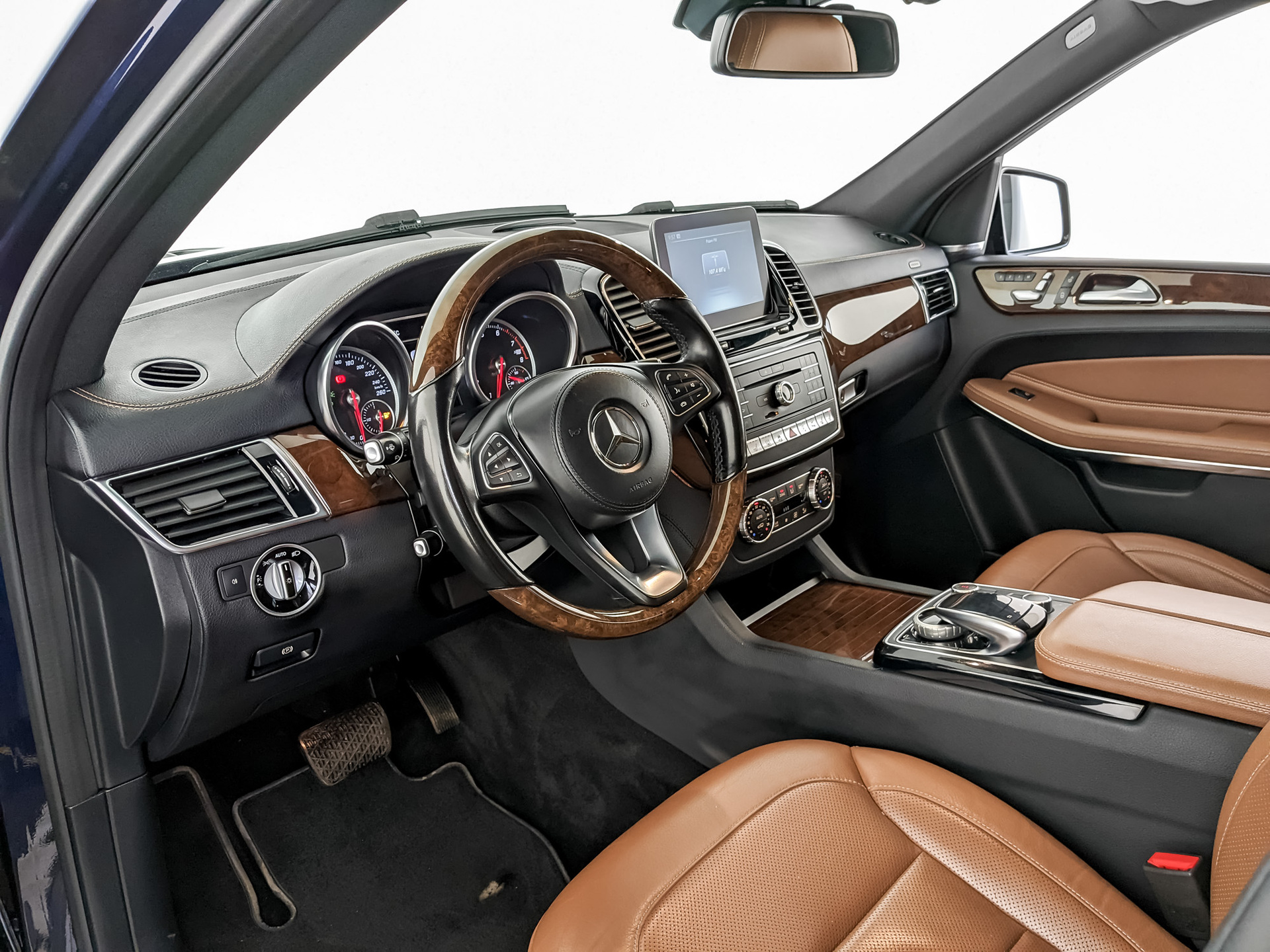 MERCEDES-BENZ GLS 4.70 (456 л.с), автомат, 2017, пробег 106 376 км