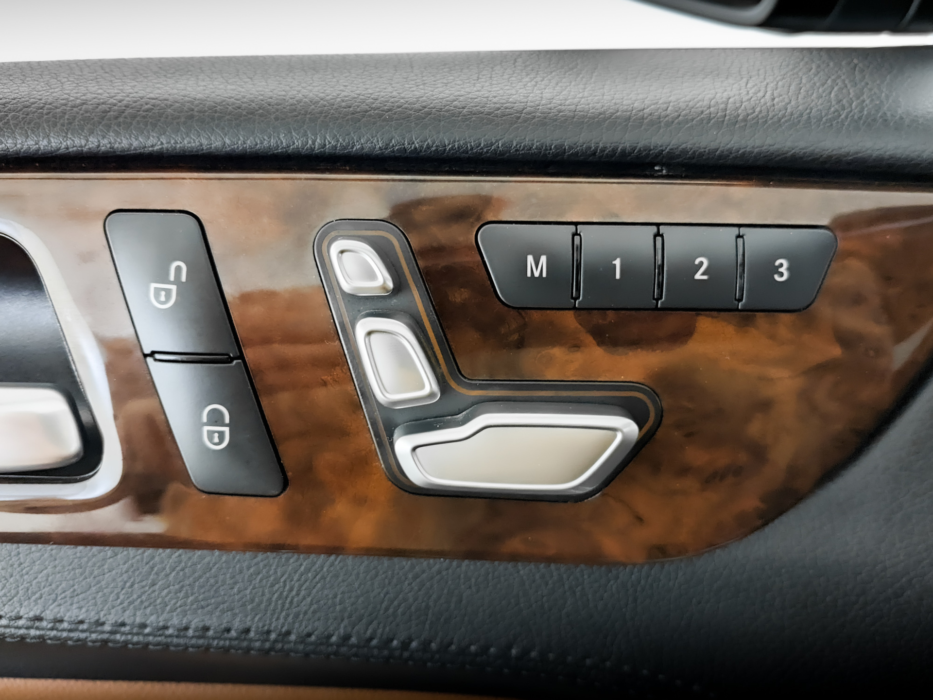MERCEDES-BENZ GLS 4.70 (456 л.с), автомат, 2017, пробег 106 376 км