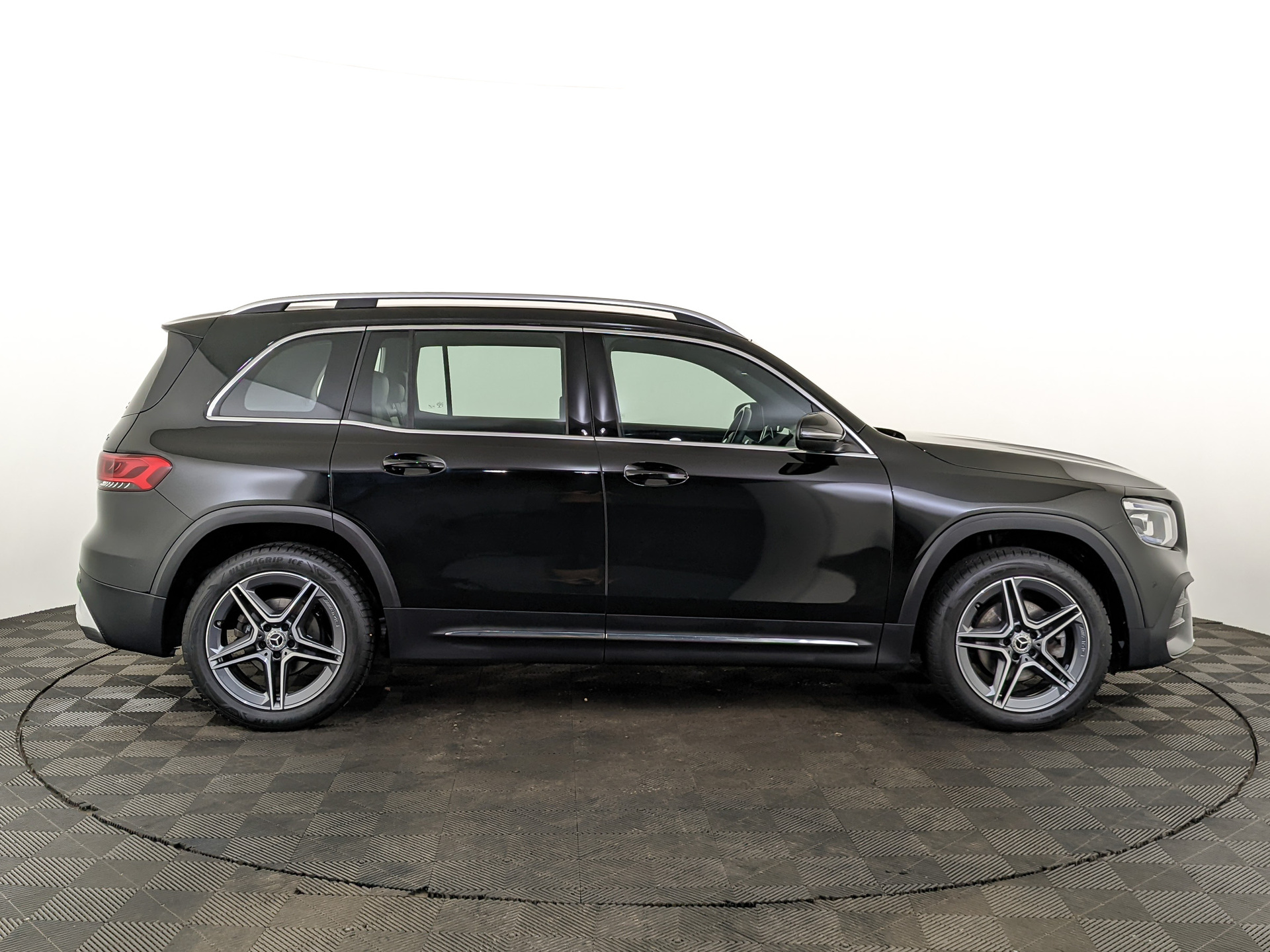 MERCEDES-BENZ GLB 1.30 (150 л.с), автомат, 2021, пробег 30 000 км