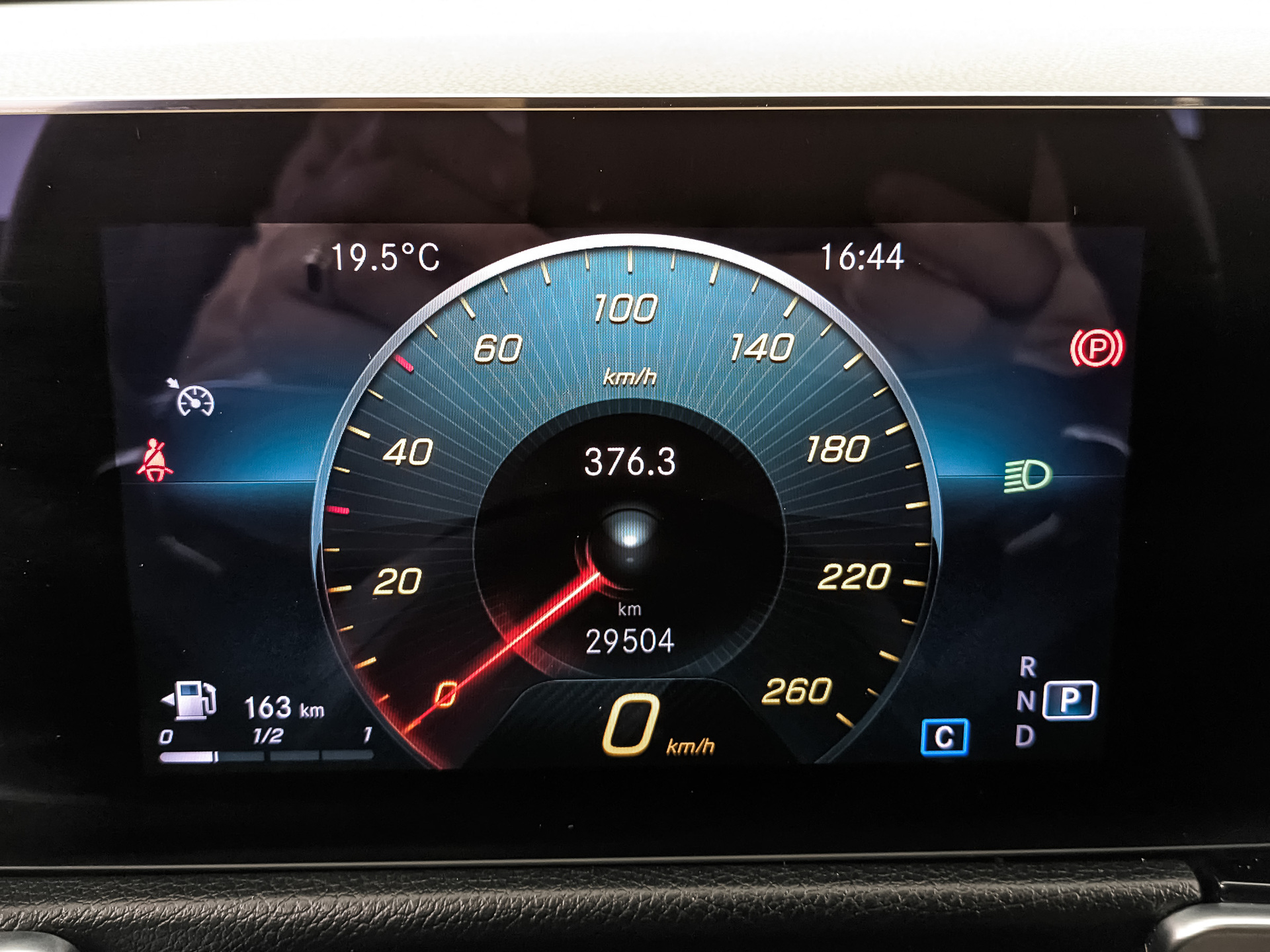 MERCEDES-BENZ GLB 1.30 (150 л.с), автомат, 2021, пробег 30 000 км