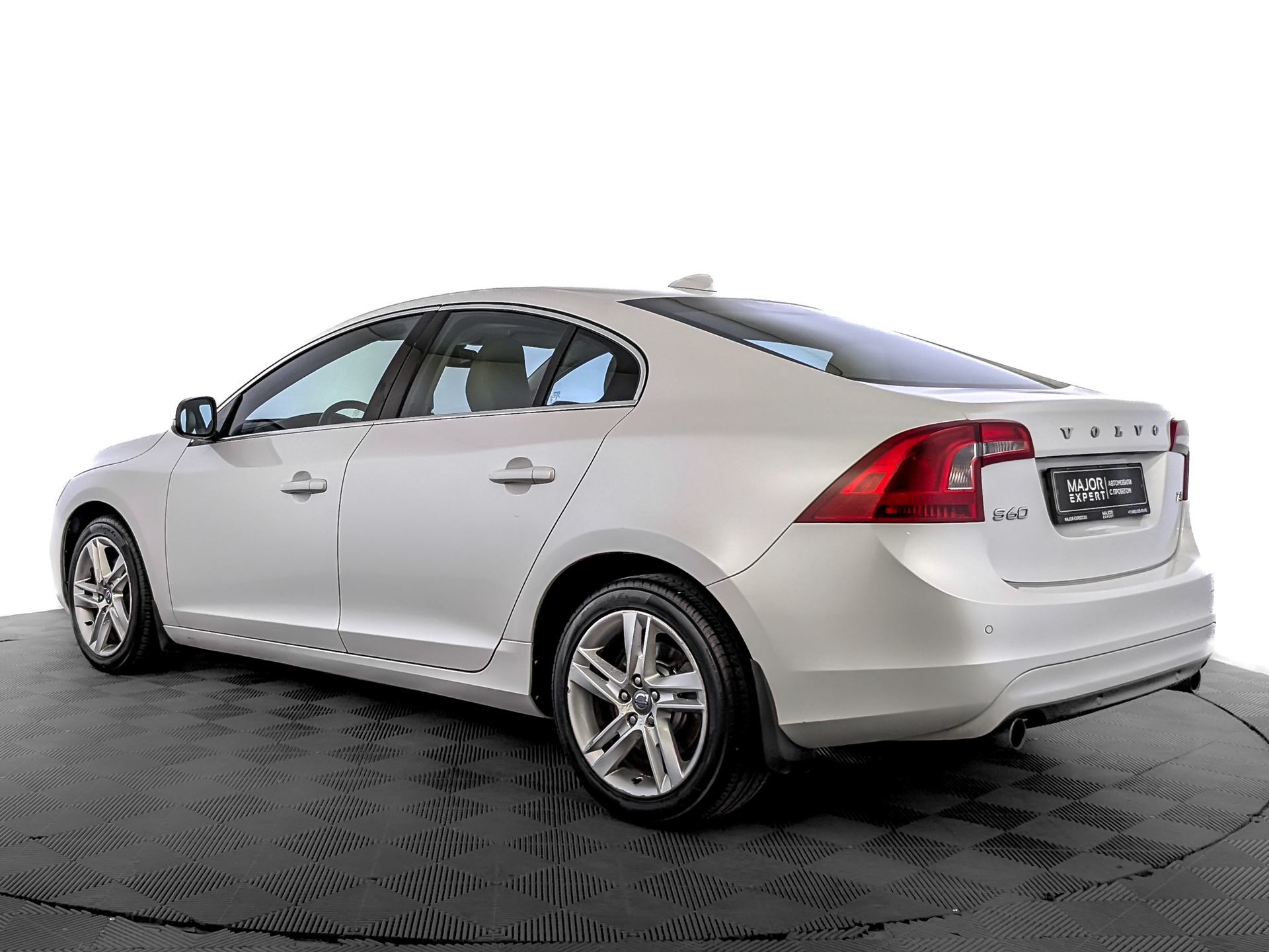VOLVO S60 2.00 (180 л.с), автомат, 2014, пробег 114 730 км