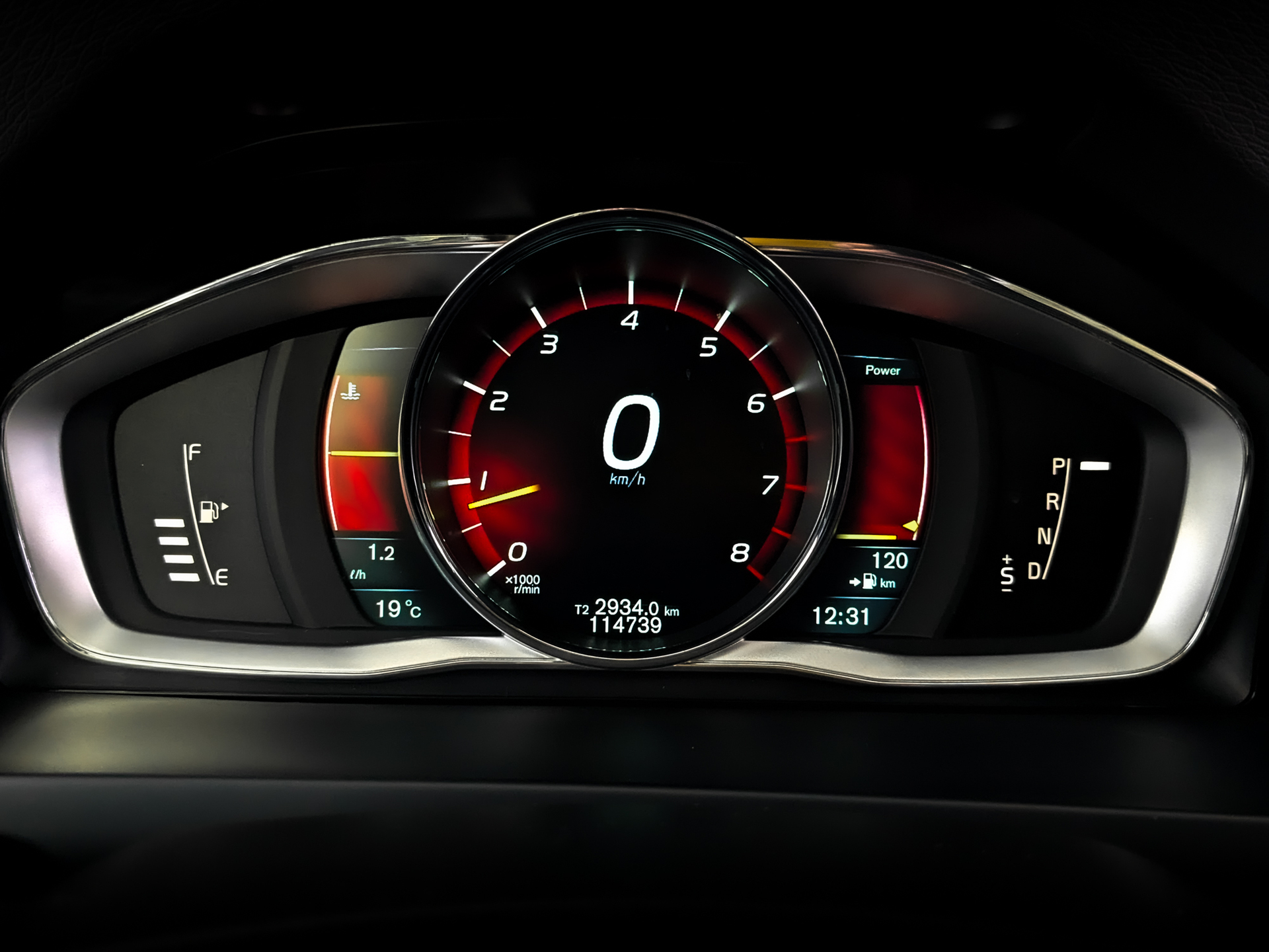 VOLVO S60 2.00 (180 л.с), автомат, 2014, пробег 114 730 км