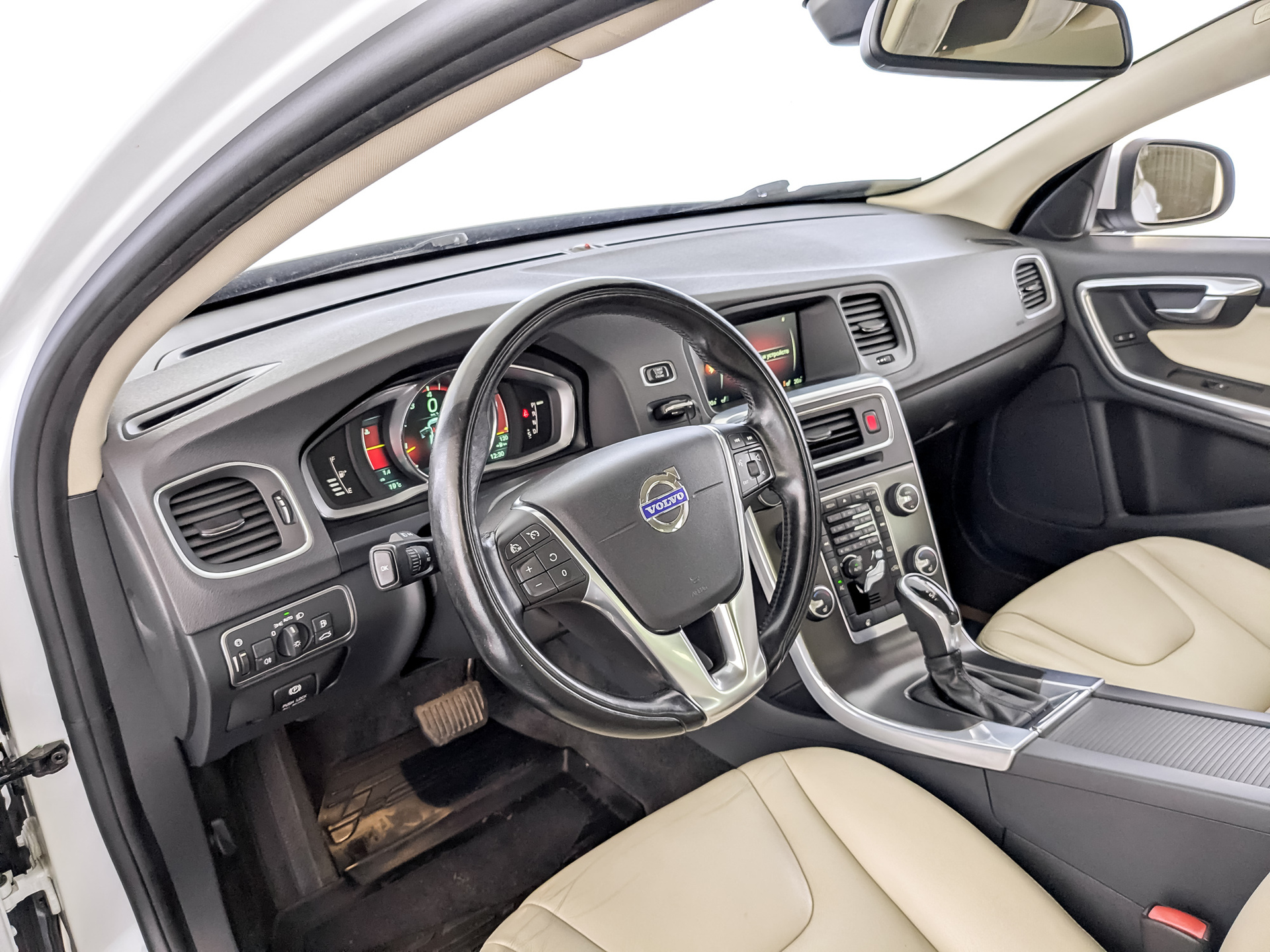 VOLVO S60 2.00 (180 л.с), автомат, 2014, пробег 114 730 км