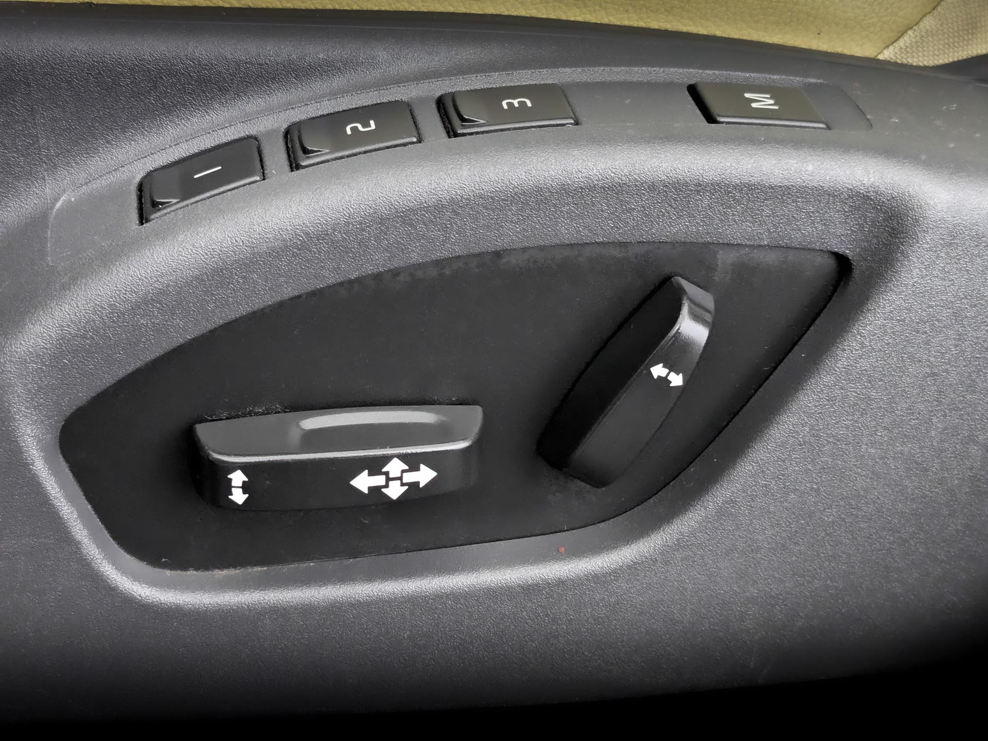 VOLVO S60 2.00 (180 л.с), автомат, 2014, пробег 114 730 км