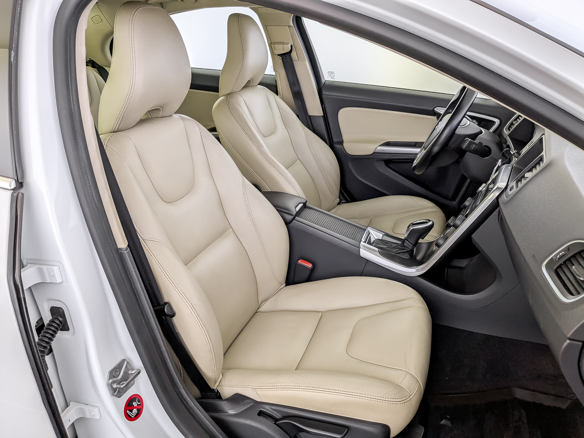 VOLVO S60 2.00 (180 л.с), автомат, 2014, пробег 114 730 км