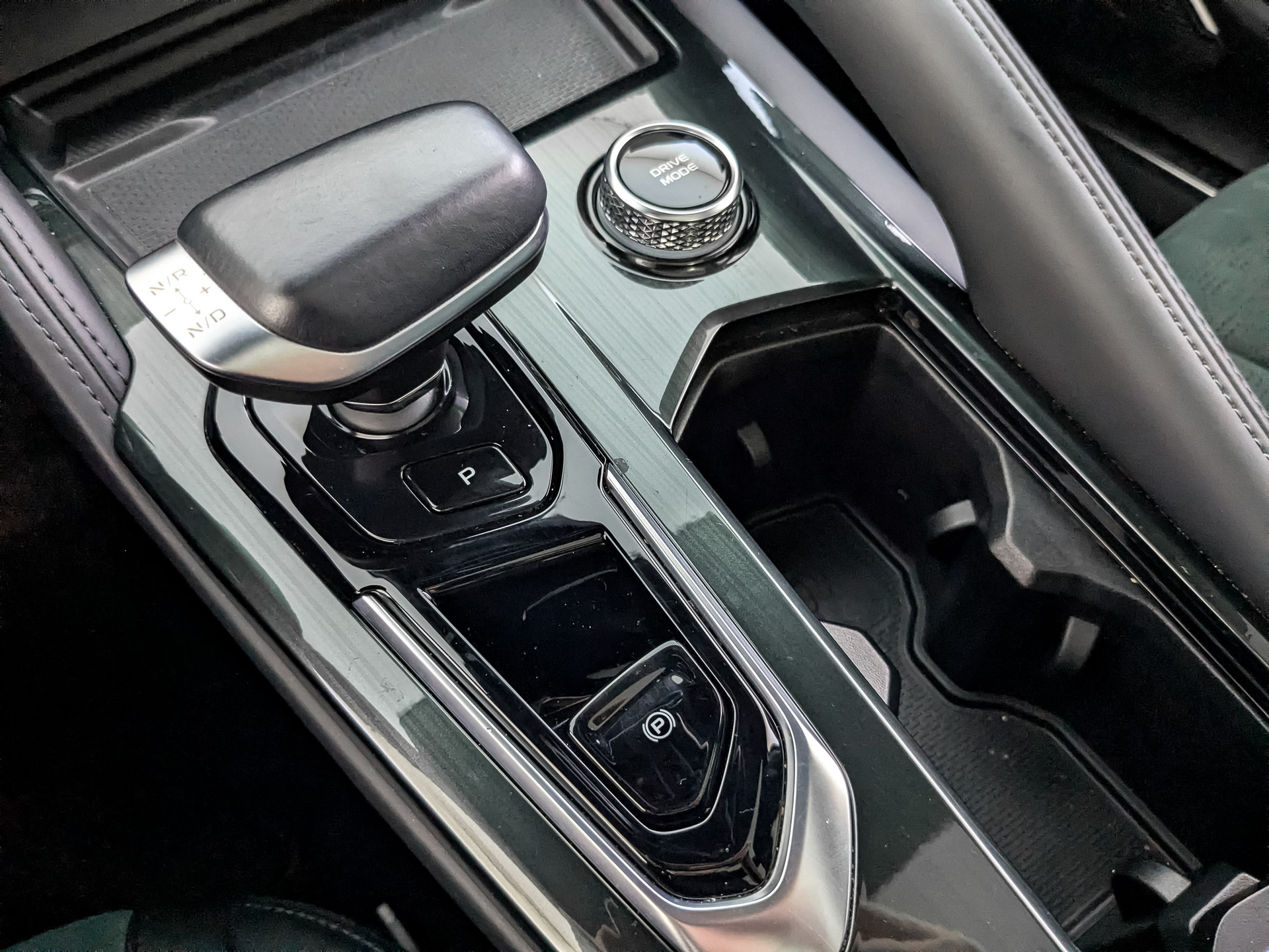 GEELY Monjaro 2.00 (238 л.с), автомат, 2024, пробег 50 412 км