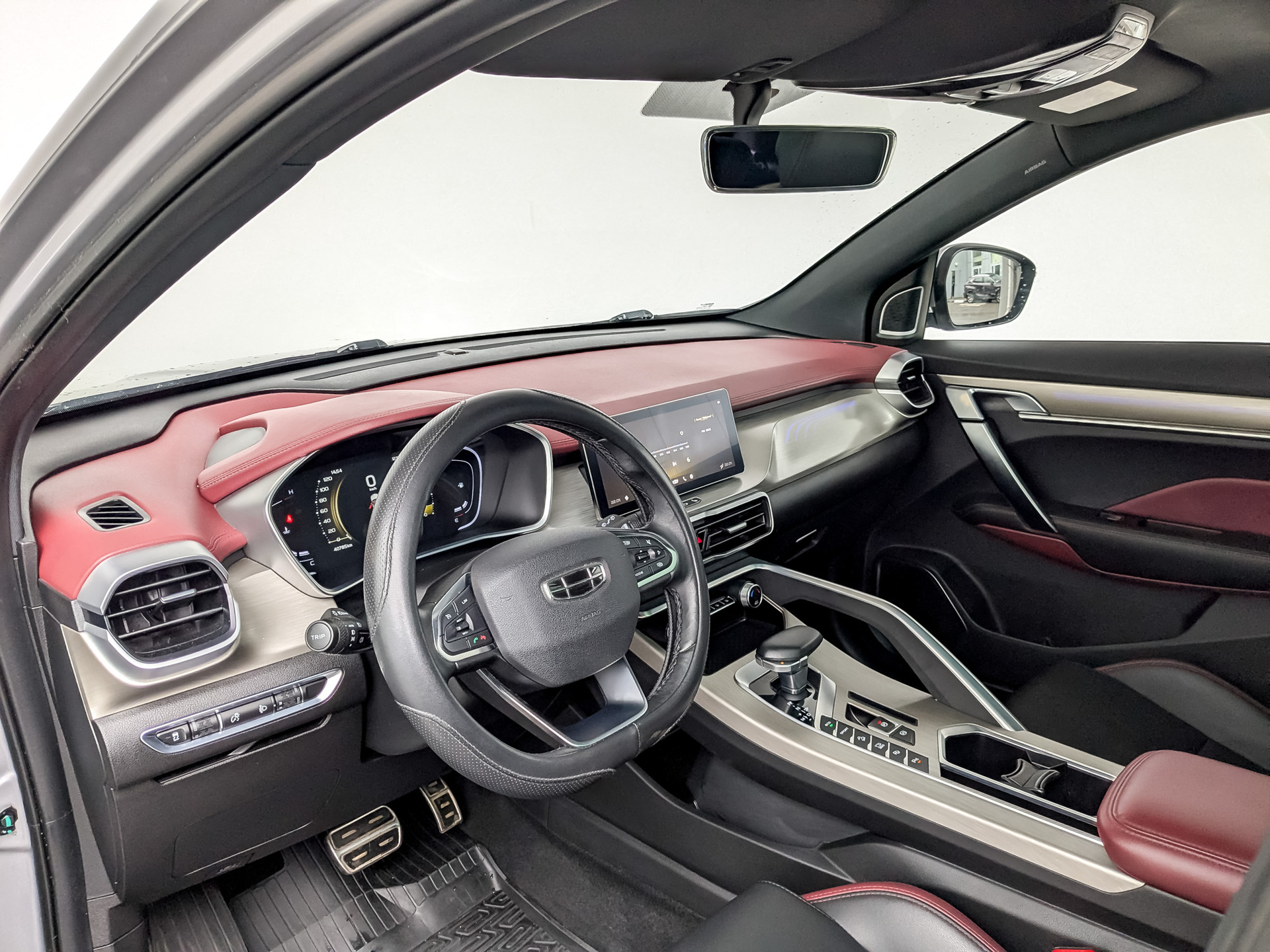 GEELY Coolray 1.50 (149 л.с), автомат, 2023, пробег 40 785 км