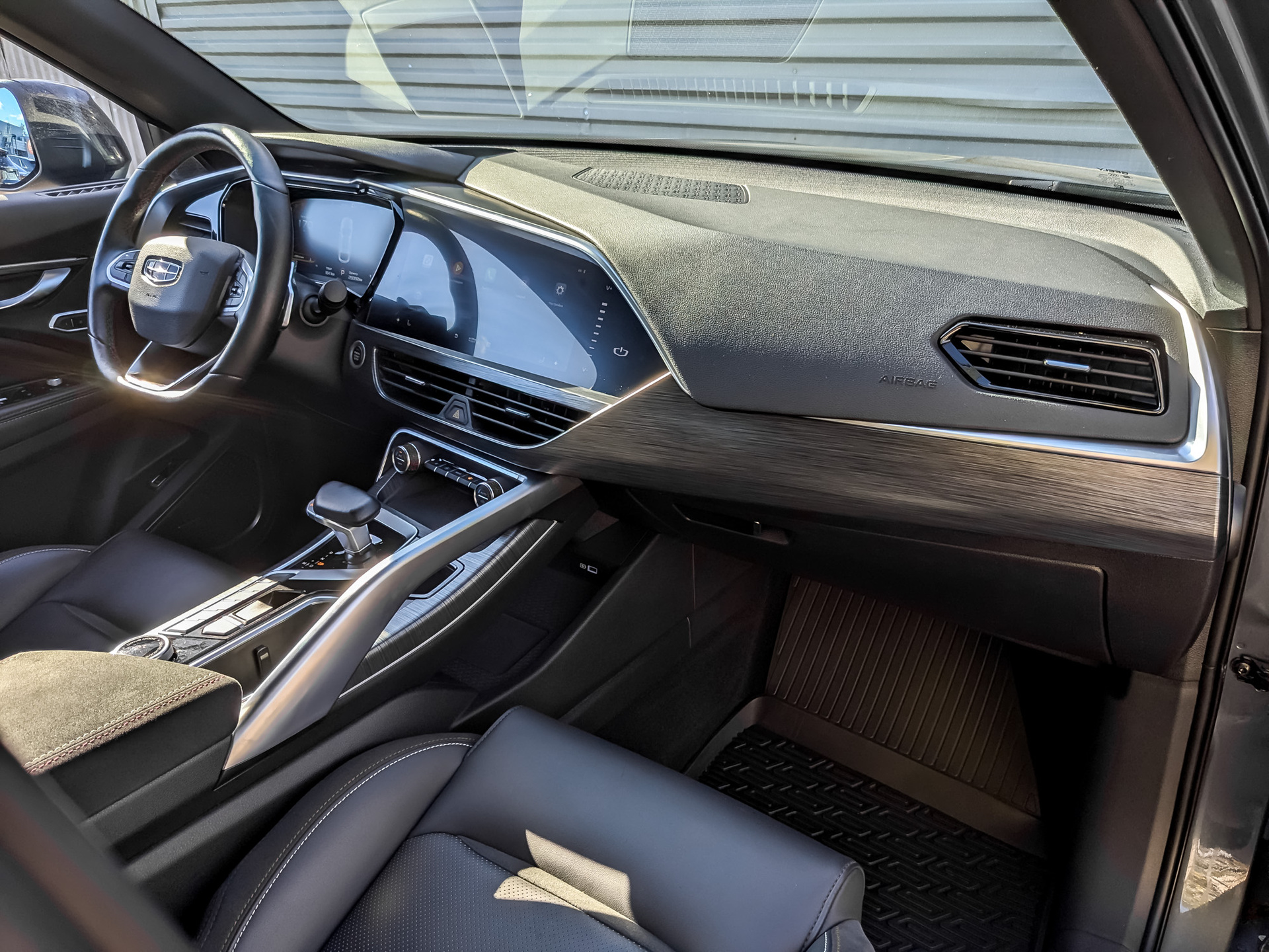 GEELY Tugella 2.00 (238 л.с), автомат, 2023, пробег 29 380 км