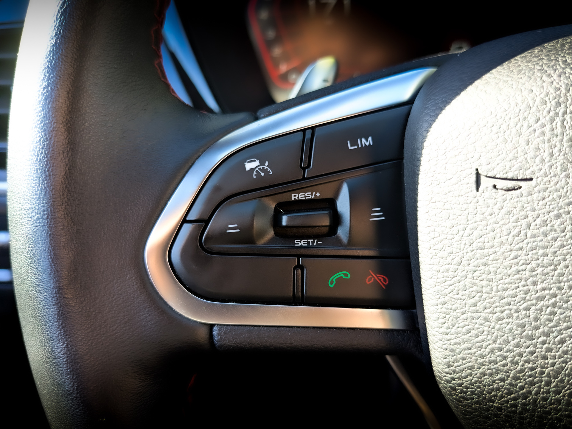GEELY Tugella 2.00 (238 л.с), автомат, 2023, пробег 29 380 км