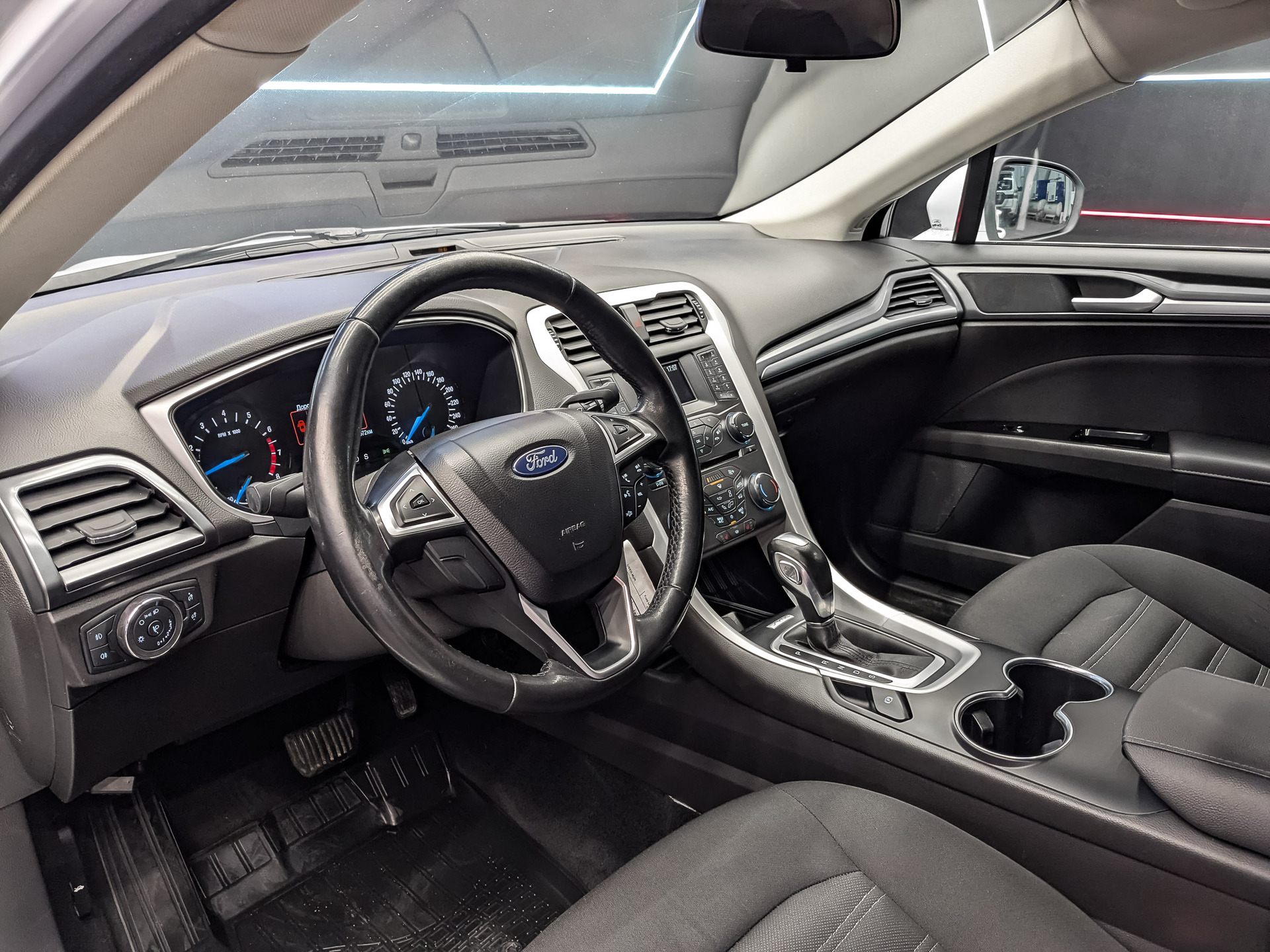 FORD Mondeo 2.50 (149 л.с), автомат, 2019, пробег 146 925 км