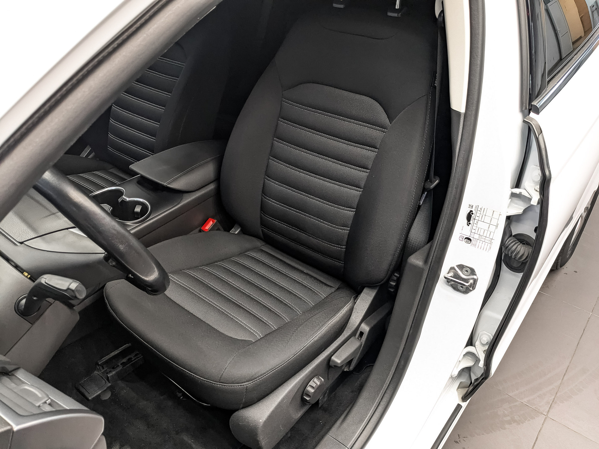 FORD Mondeo 2.50 (149 л.с), автомат, 2019, пробег 146 925 км