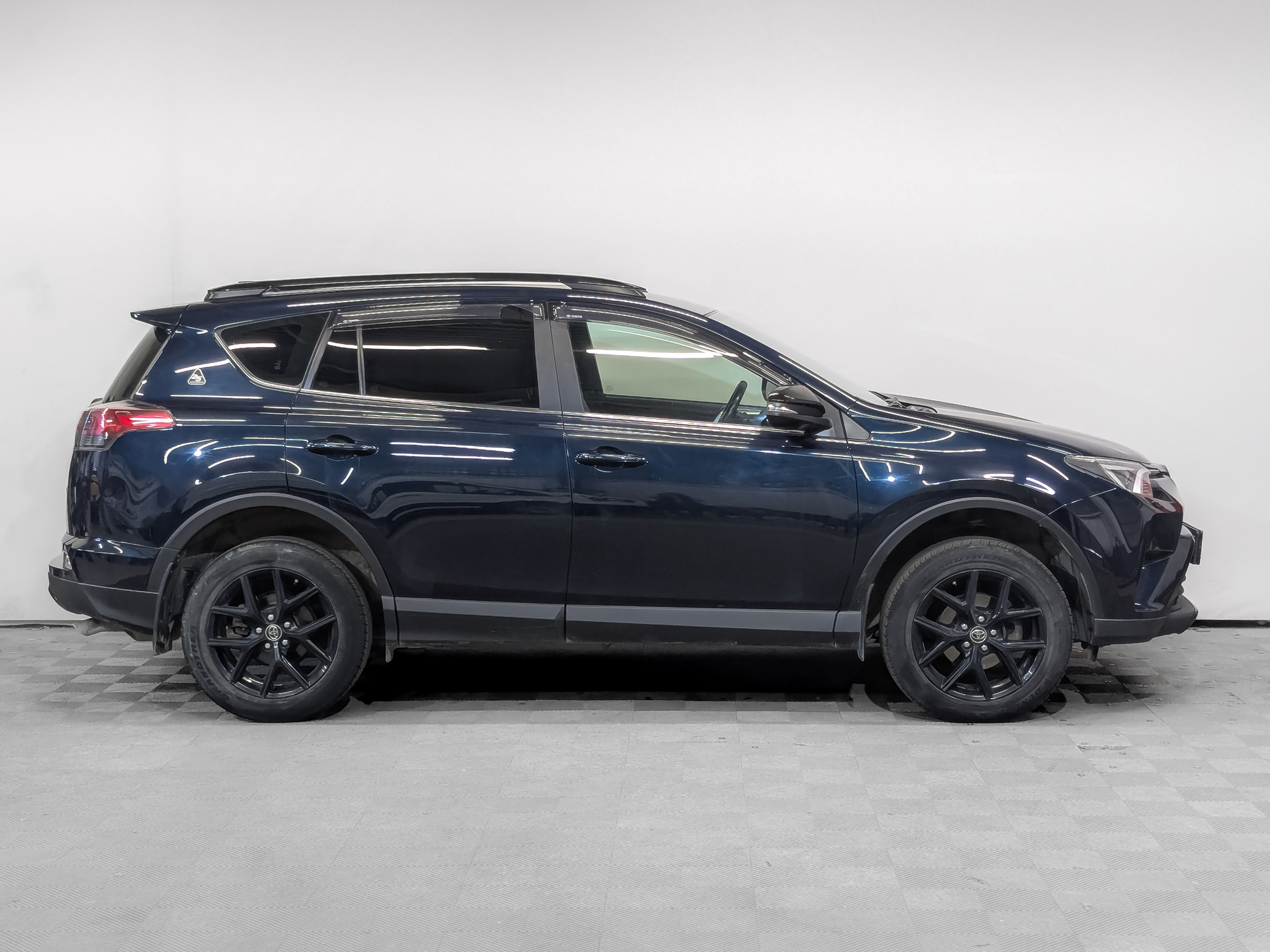 TOYOTA Rav-4 2.50 (180 л.с), автомат, 2019, пробег 77 892 км