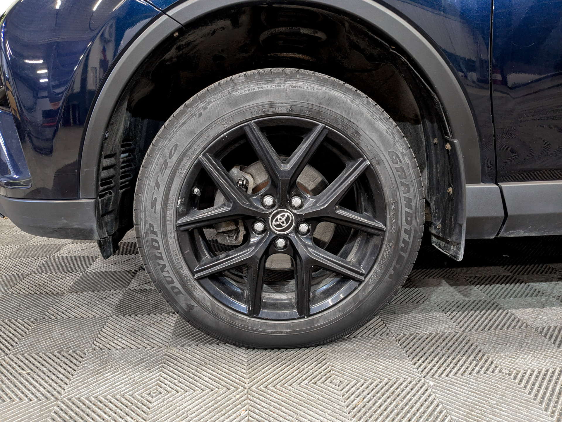 TOYOTA Rav-4 2.50 (180 л.с), автомат, 2019, пробег 77 892 км
