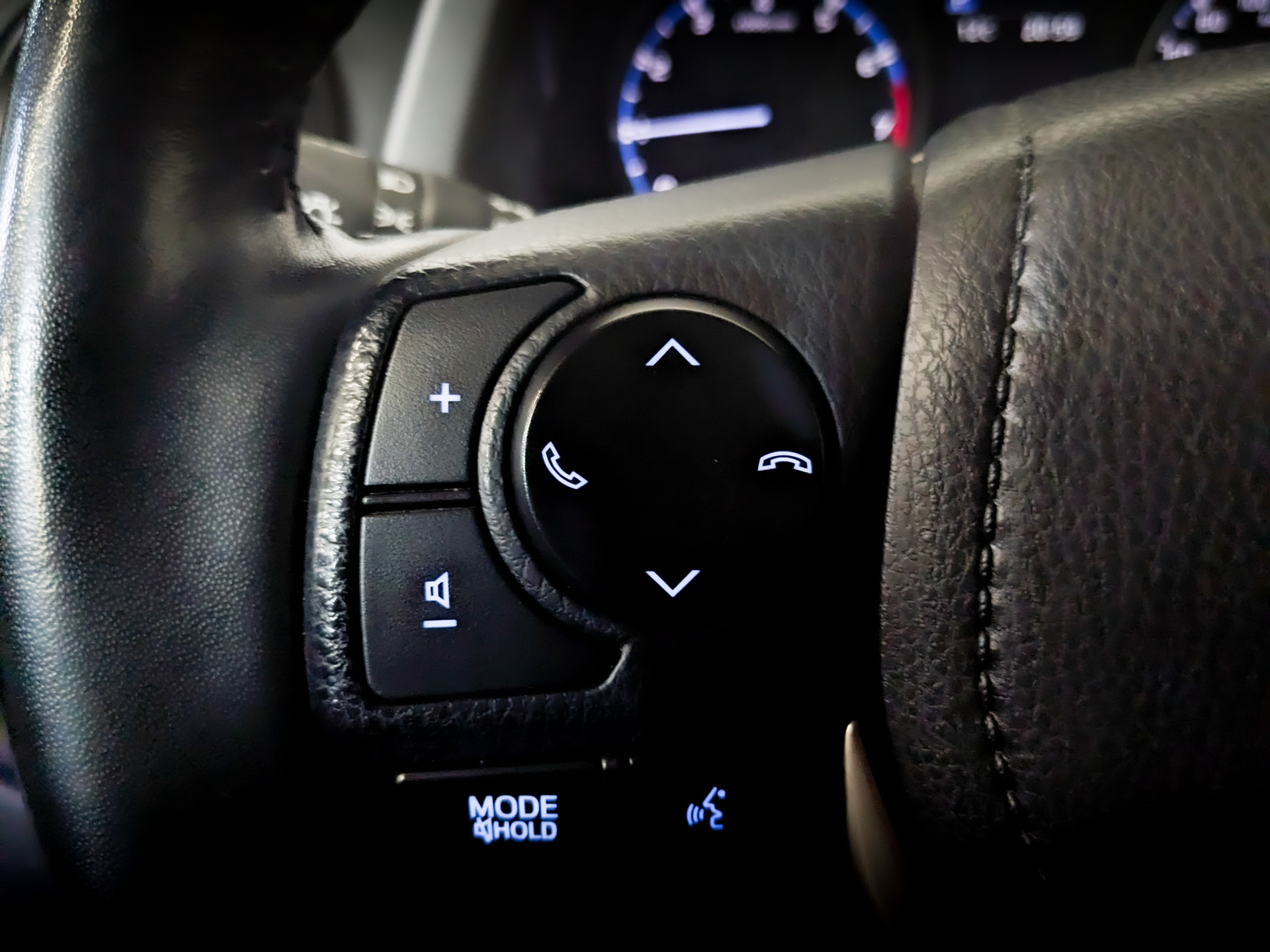 TOYOTA Rav-4 2.50 (180 л.с), автомат, 2019, пробег 77 892 км
