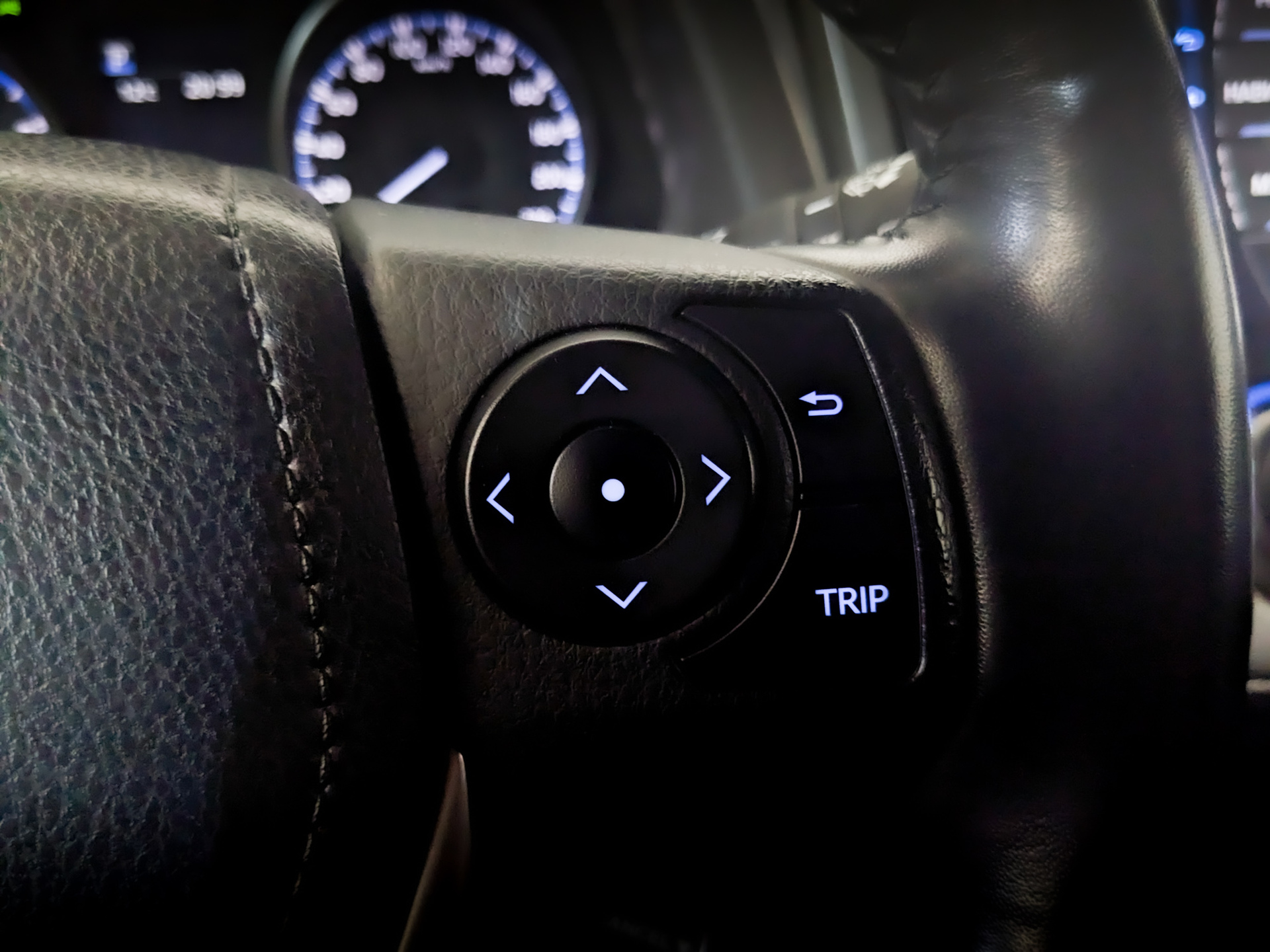 TOYOTA Rav-4 2.50 (180 л.с), автомат, 2019, пробег 77 892 км