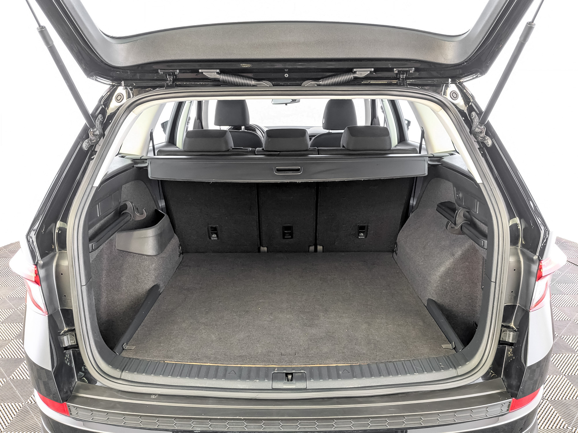 SKODA Kodiaq 1.40 (150 л.с), автомат, 2019, пробег 159 194 км
