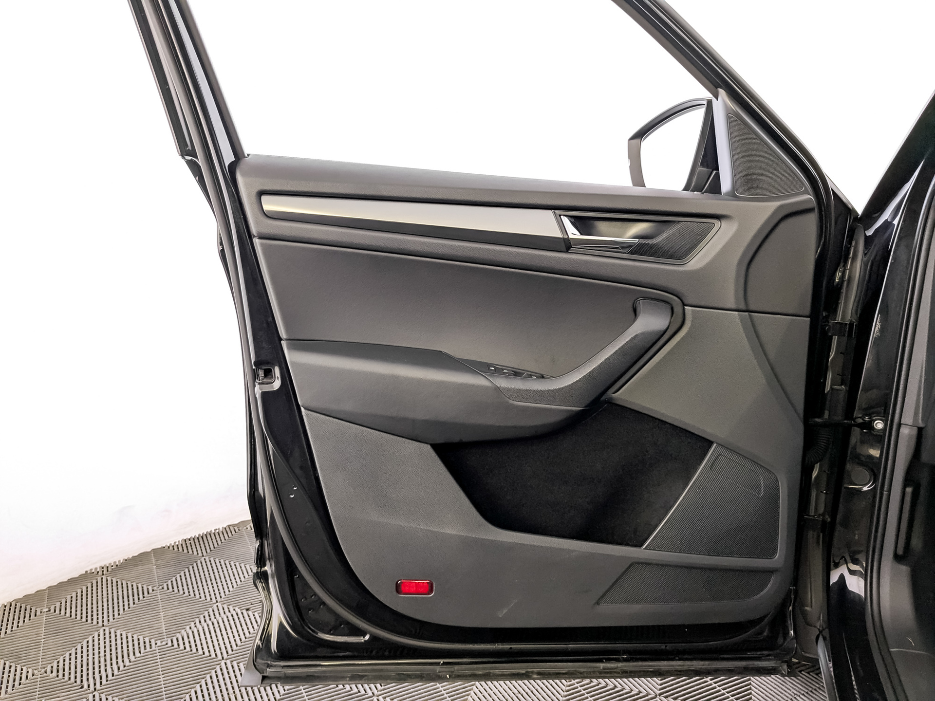 SKODA Kodiaq 1.40 (150 л.с), автомат, 2019, пробег 159 194 км