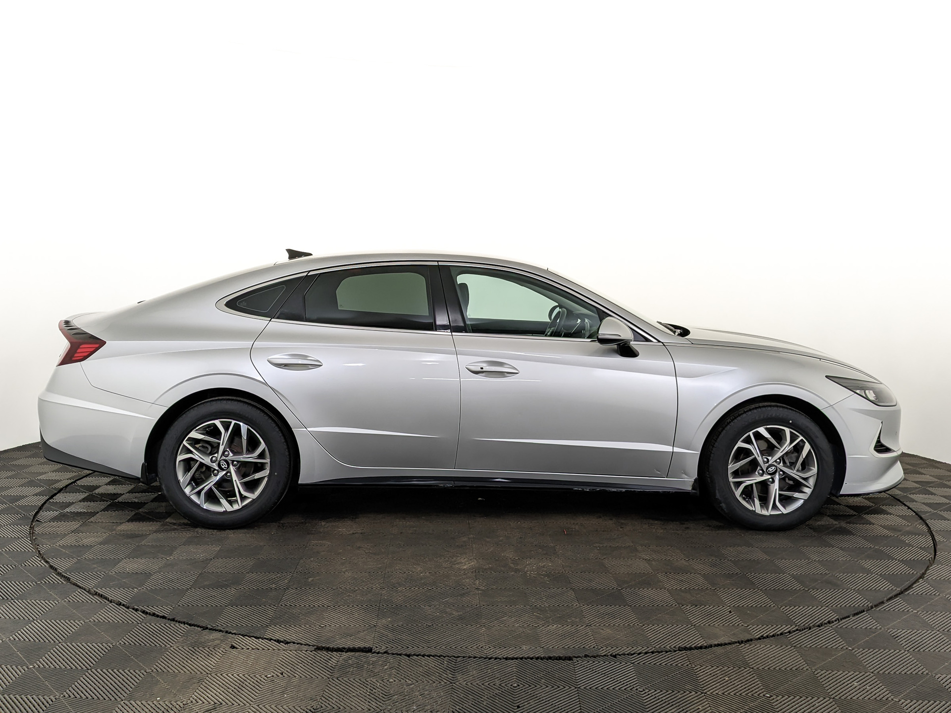 HYUNDAI Sonata 2.50 (180 л.с), автомат, 2021, пробег 50 594 км