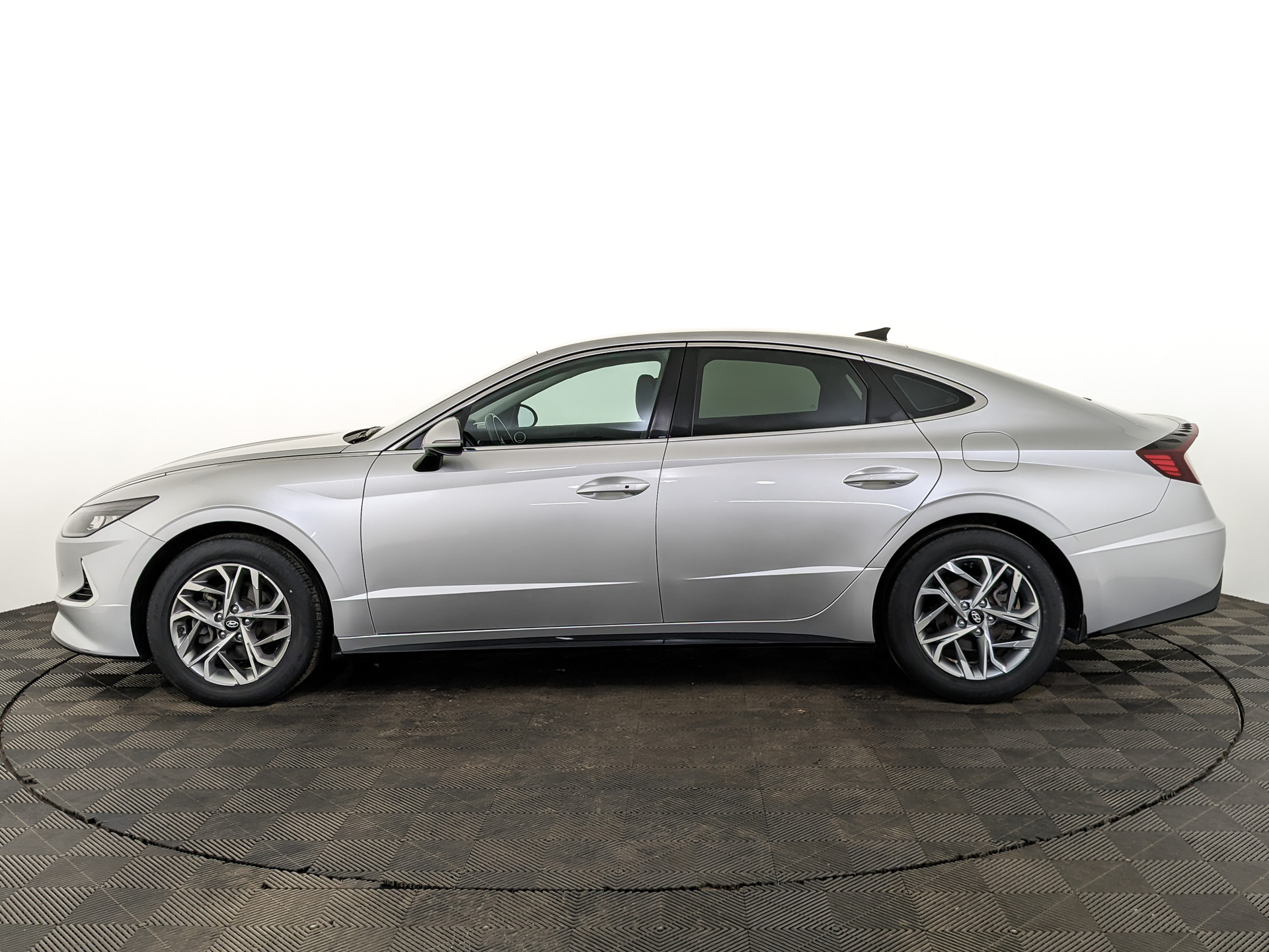 HYUNDAI Sonata 2.50 (180 л.с), автомат, 2021, пробег 50 594 км