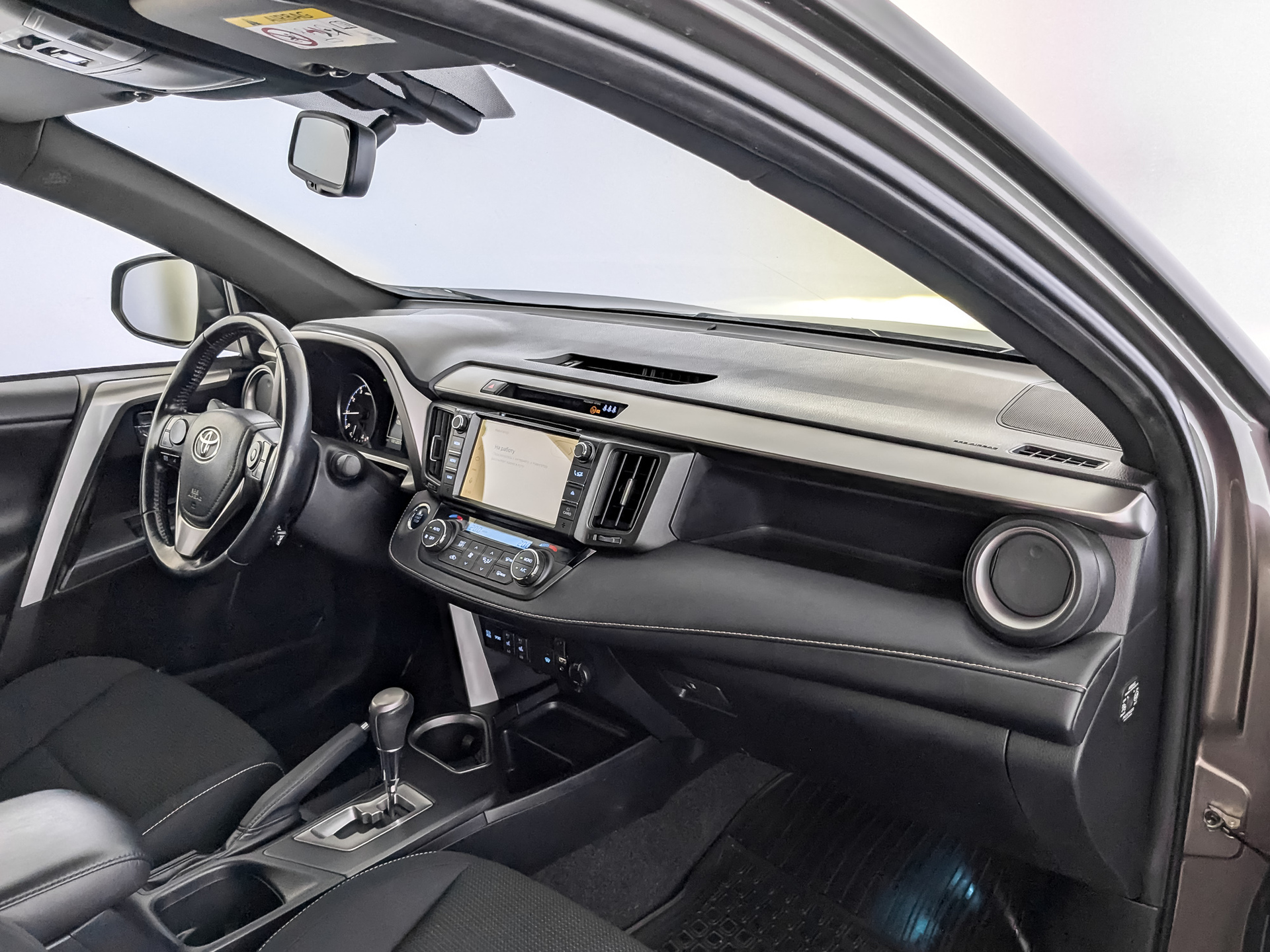 TOYOTA Rav-4 2.00 (146 л.с), автомат, 2019, пробег 101 198 км