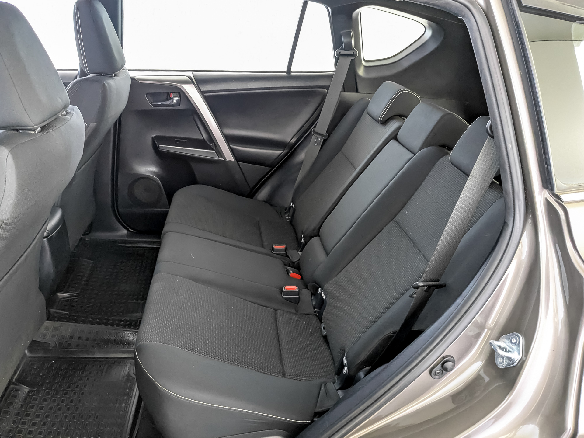 TOYOTA Rav-4 2.00 (146 л.с), автомат, 2019, пробег 101 198 км