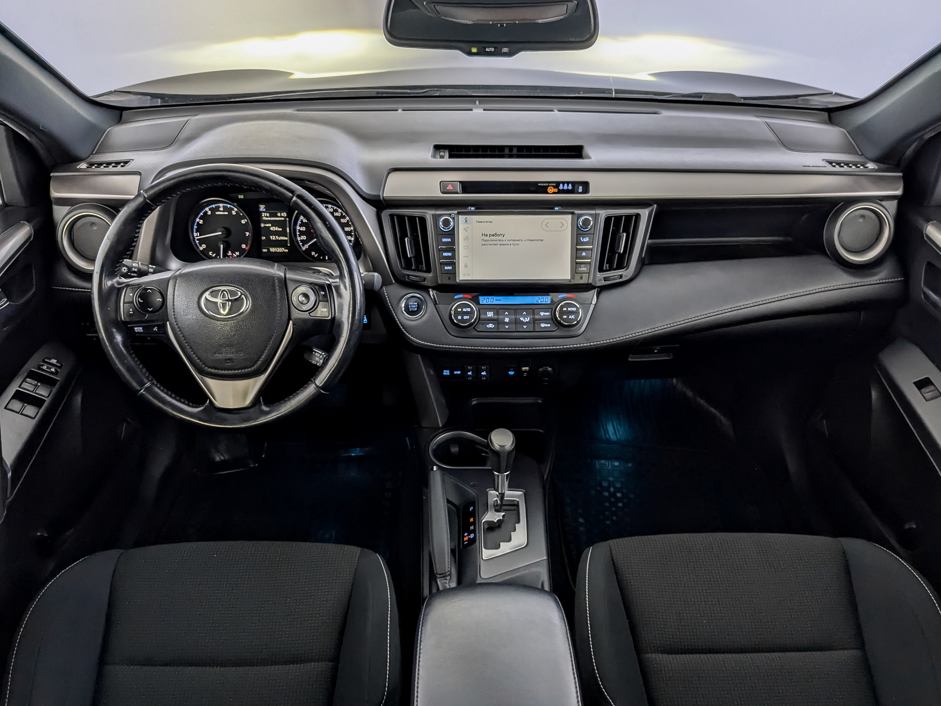 TOYOTA Rav-4 2.00 (146 л.с), автомат, 2019, пробег 101 198 км