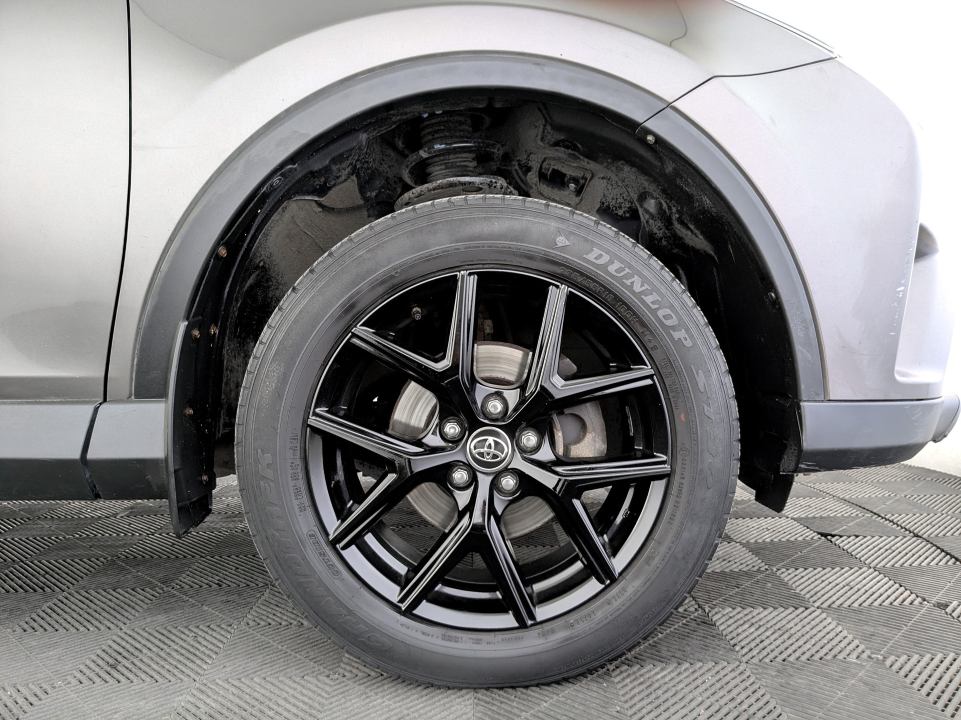 TOYOTA Rav-4 2.00 (146 л.с), автомат, 2019, пробег 101 198 км