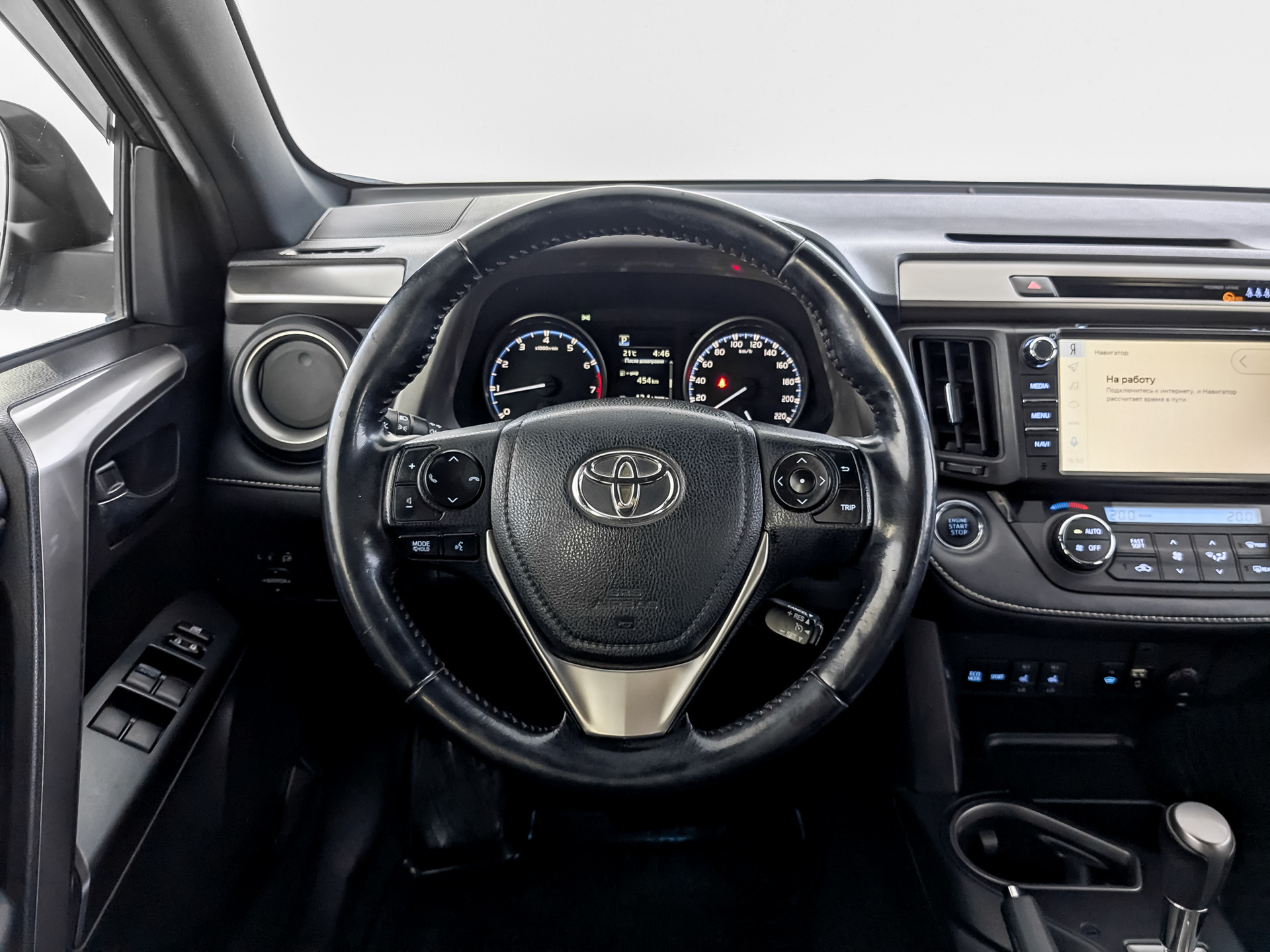 TOYOTA Rav-4 2.00 (146 л.с), автомат, 2019, пробег 101 198 км