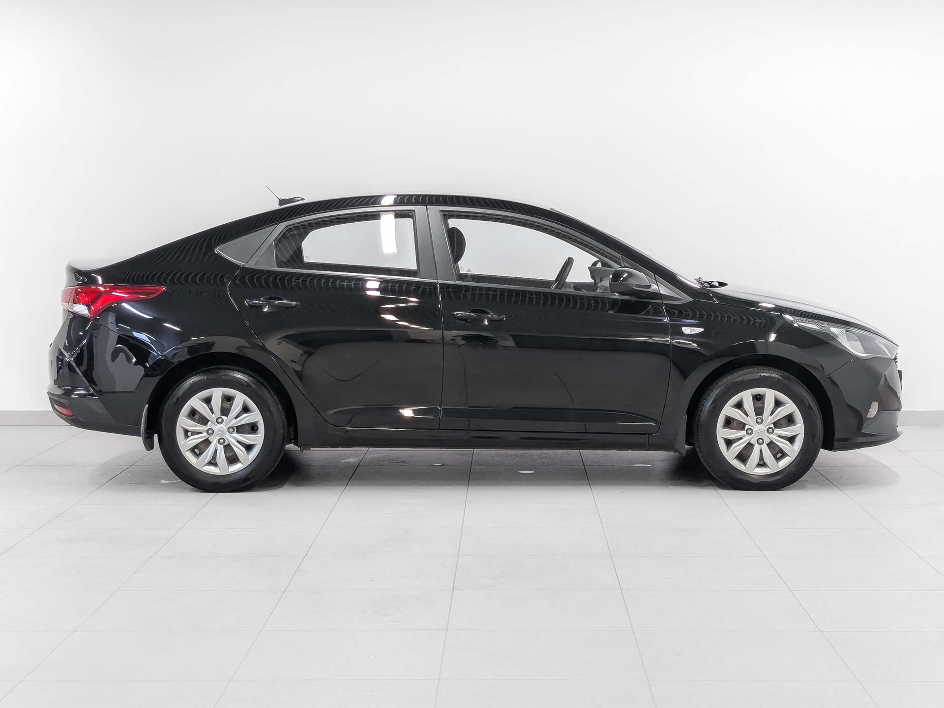 HYUNDAI Solaris 1.60 (123 л.с), автомат, 2021, пробег 87 722 км