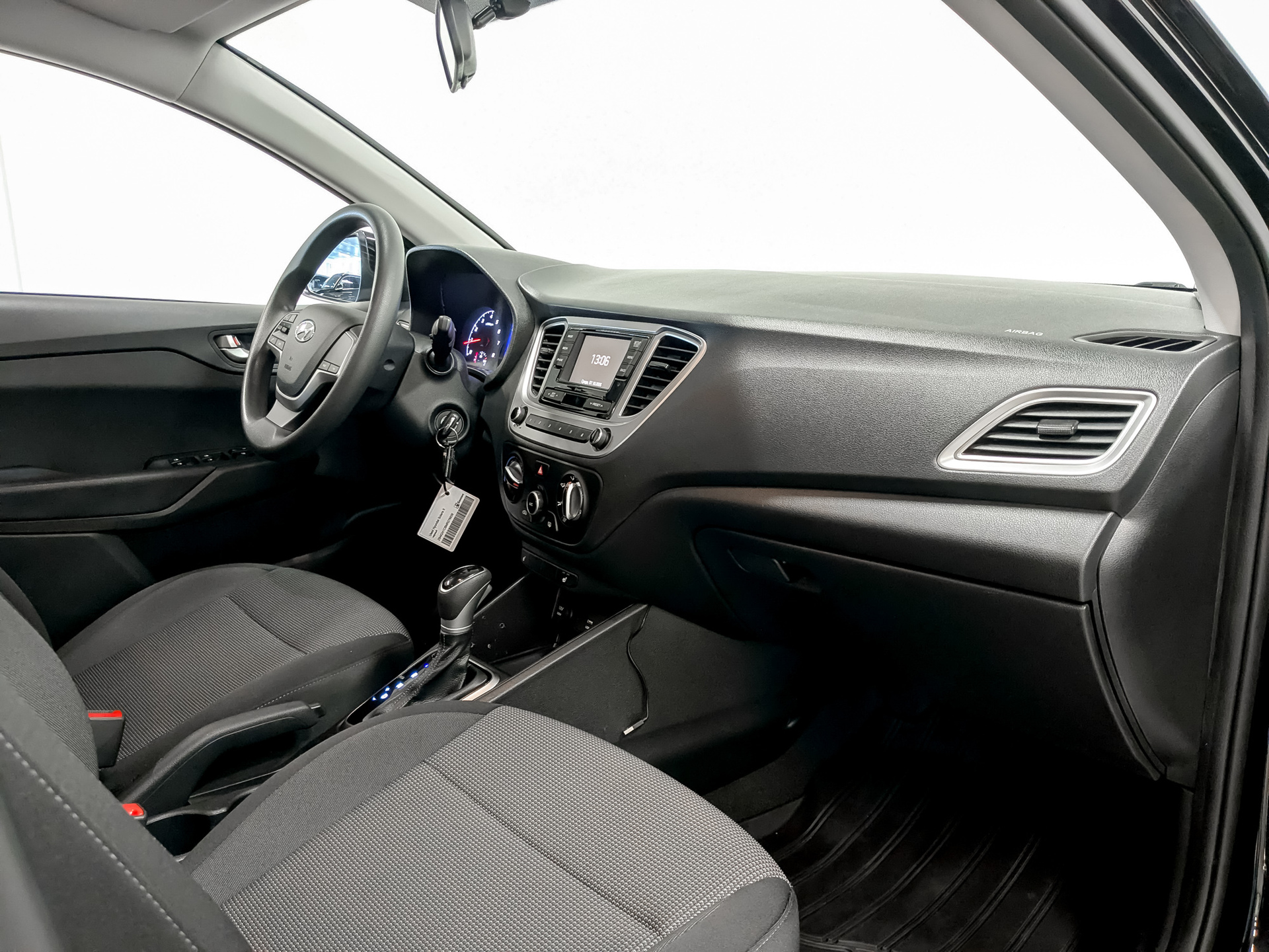 HYUNDAI Solaris 1.60 (123 л.с), автомат, 2021, пробег 87 722 км