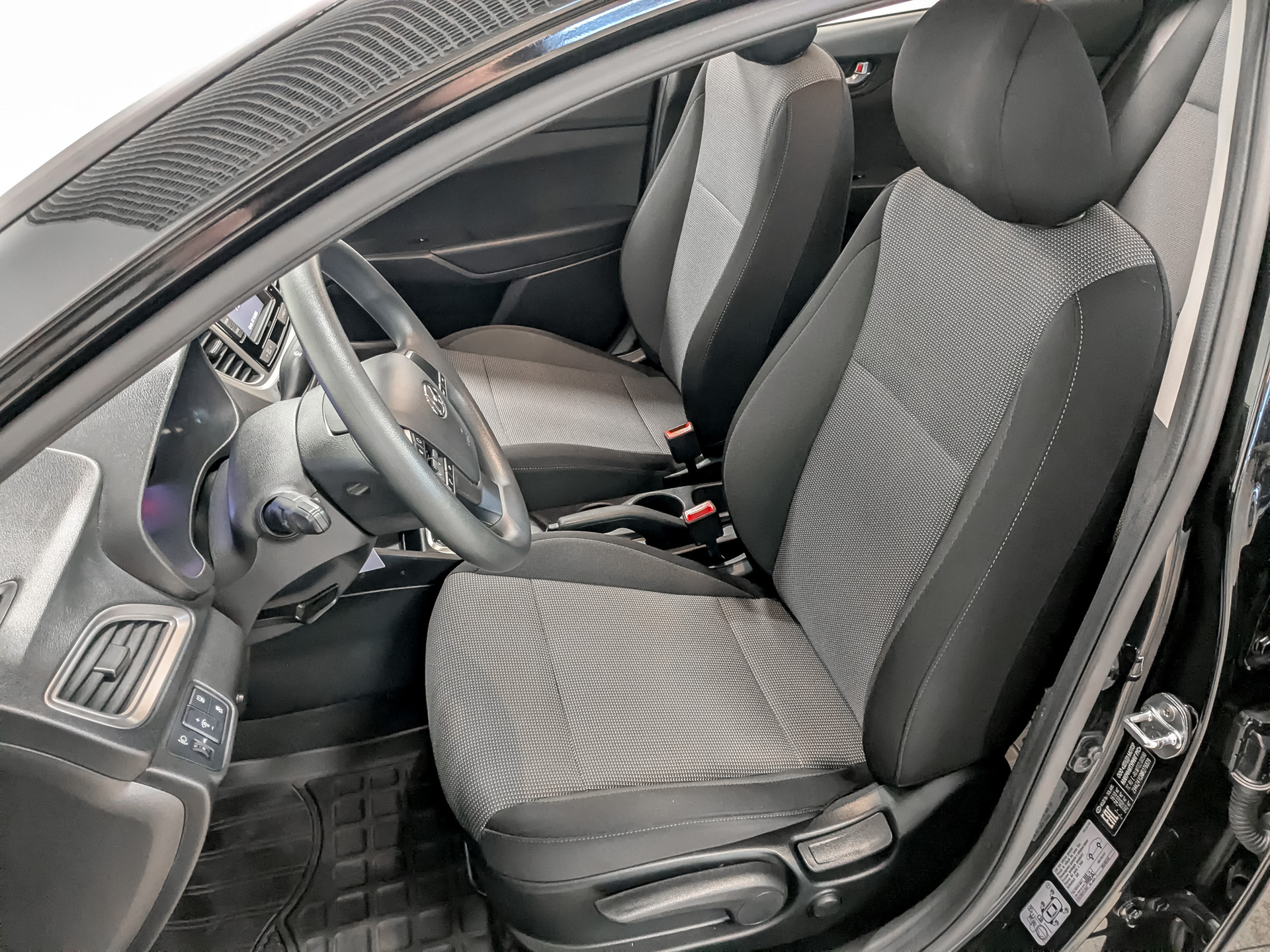HYUNDAI Solaris 1.60 (123 л.с), автомат, 2021, пробег 87 722 км
