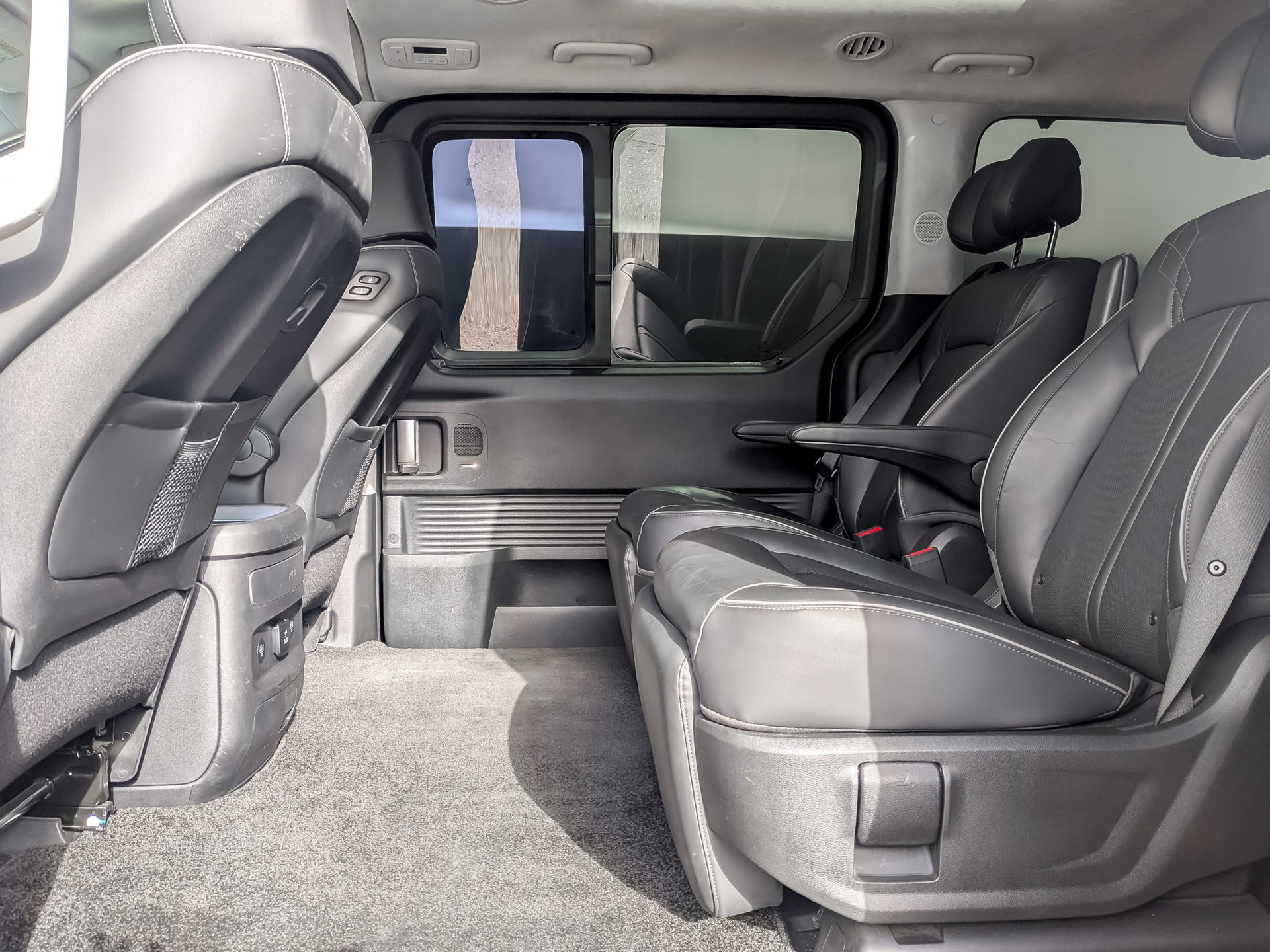 HYUNDAI Staria 3.50 (249 л.с), автомат, 2023, пробег 48 774 км