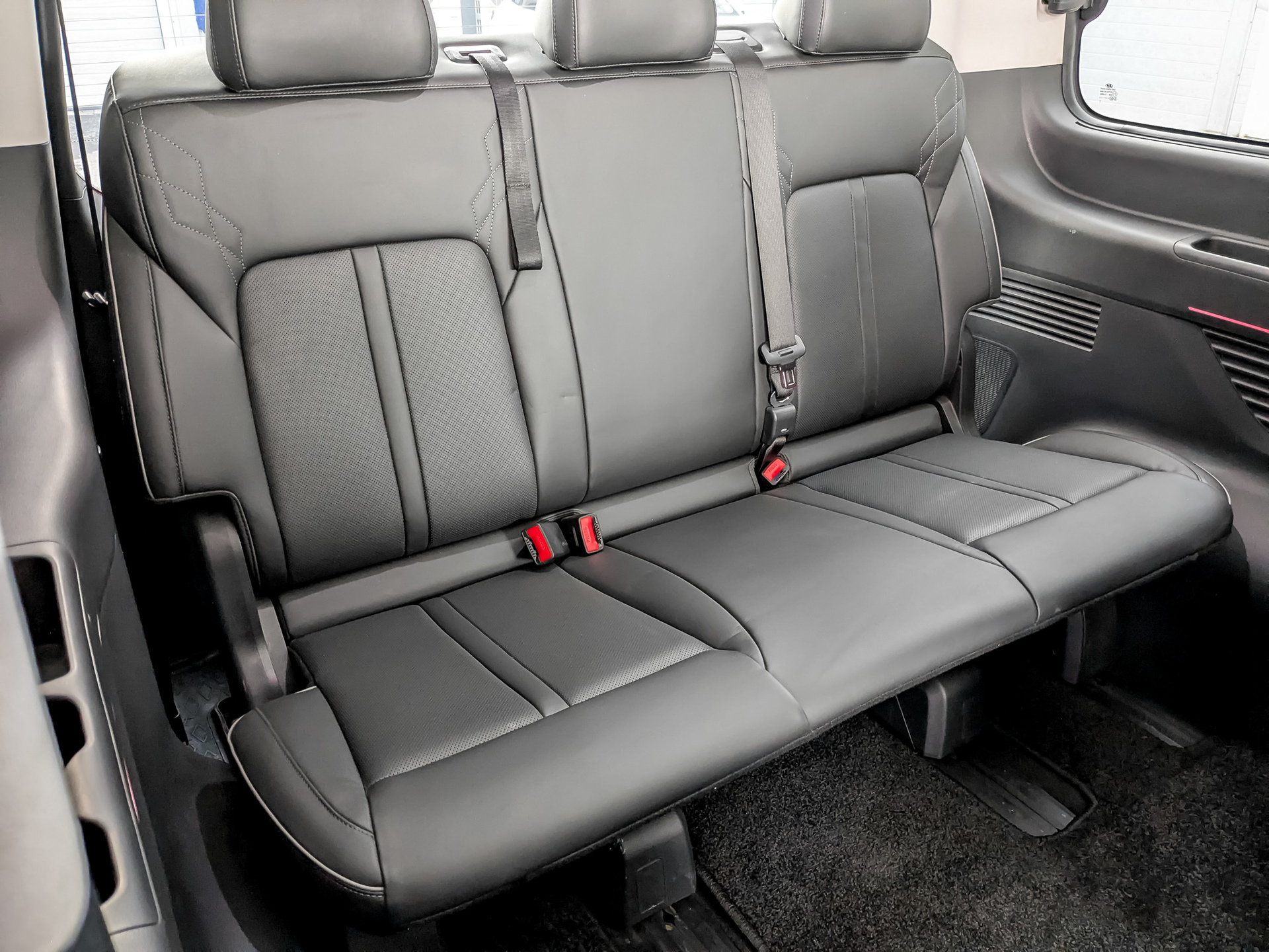 HYUNDAI Staria 3.50 (249 л.с), автомат, 2023, пробег 48 774 км